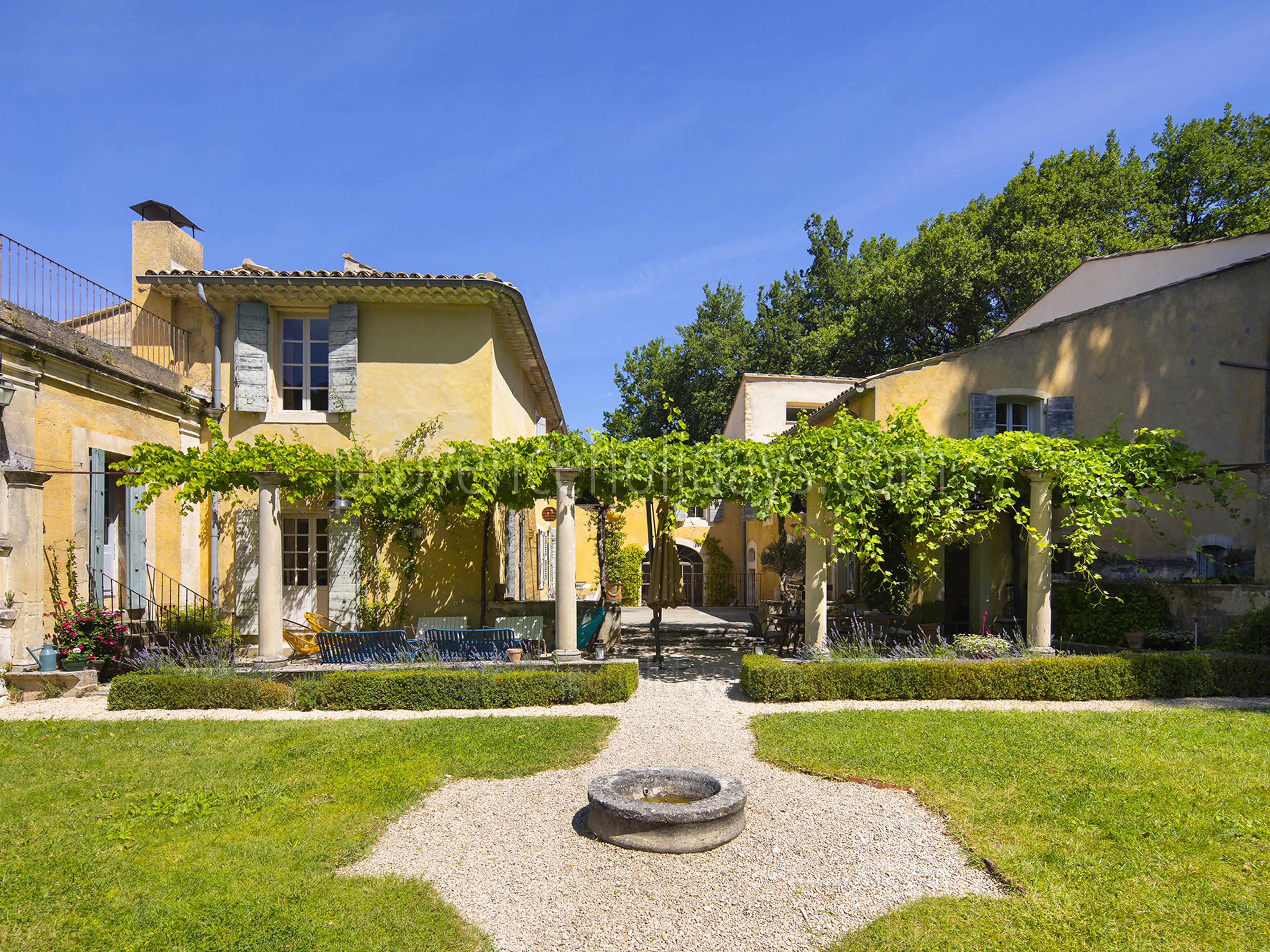 34 - Bastide Valentine: Villa: Exterior