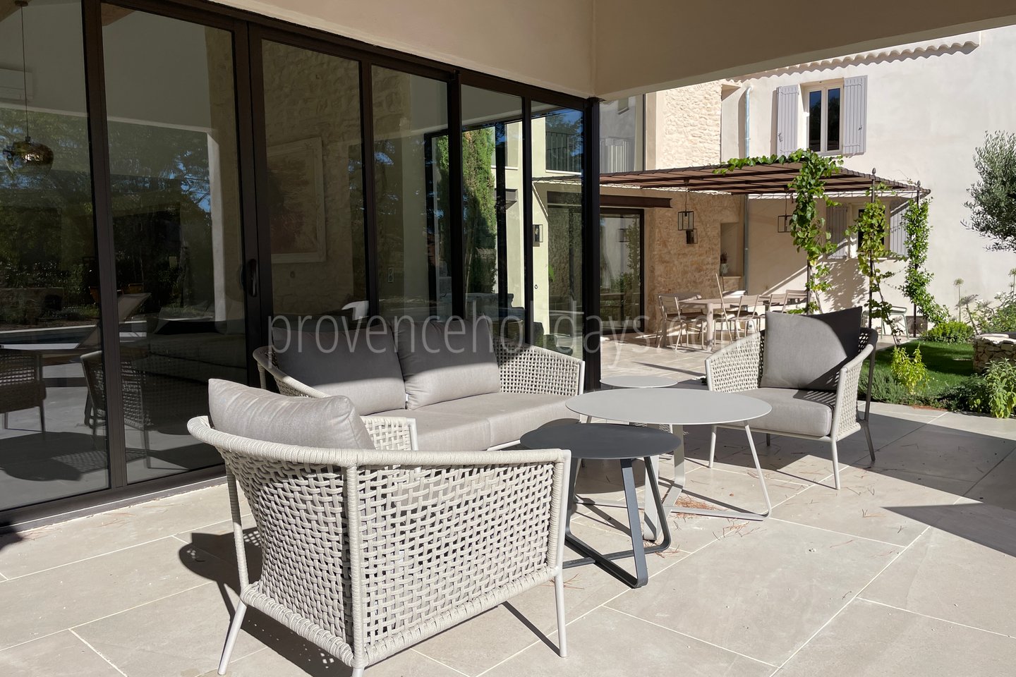 26 - Le Clos des Magnans: Villa: Exterior