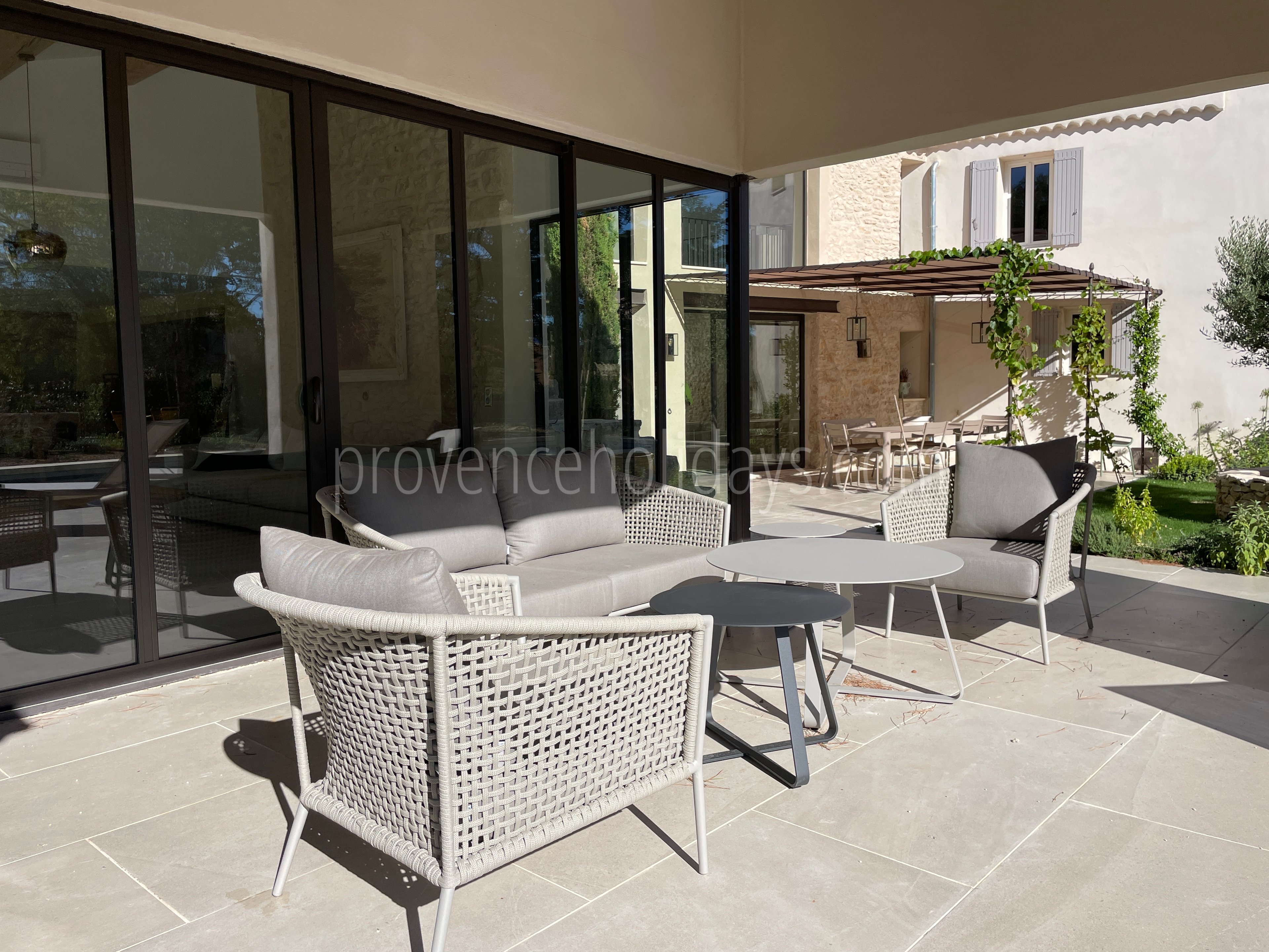 26 - Le Clos des Magnans: Villa: Exterior