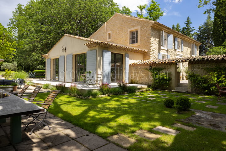 41 - Le Mas d\'Ansouis: Villa: Exterior