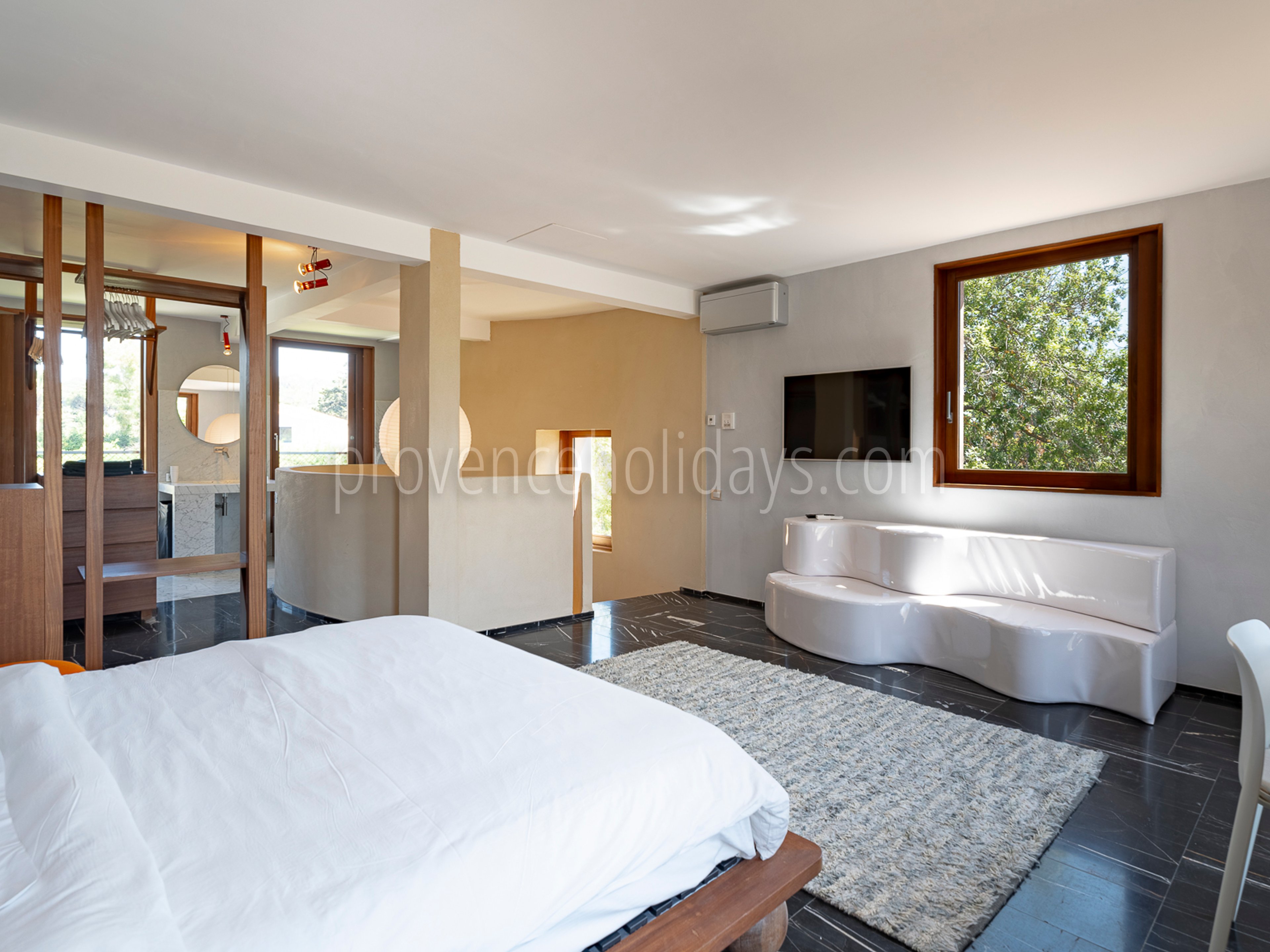 25 - Villa Tahiti: Villa: Bedroom