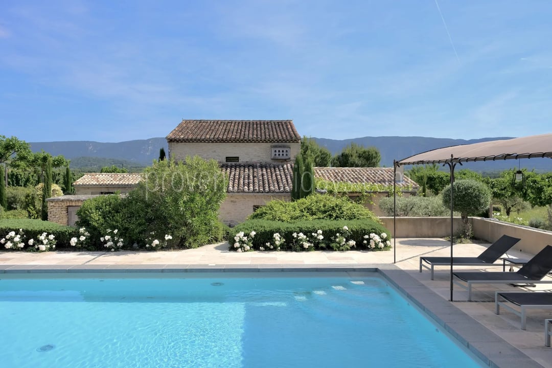 7 - Mas 1850 in Gordes: Villa: Pool