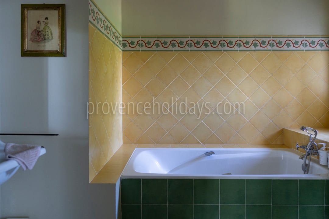94 - La Bastide Neuve: Villa: Bathroom