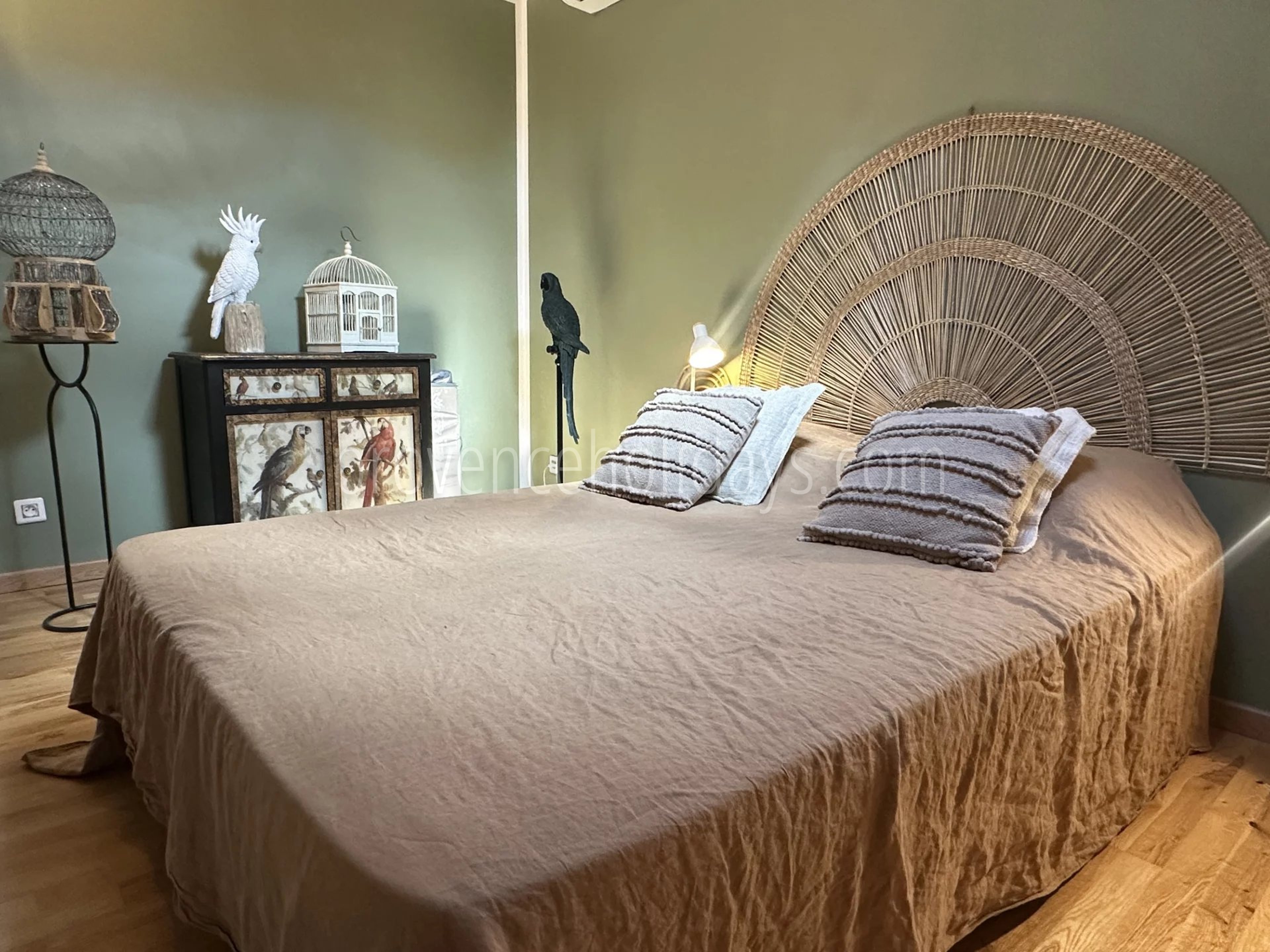 23 - Village house in Eygalières: Villa: Bedroom