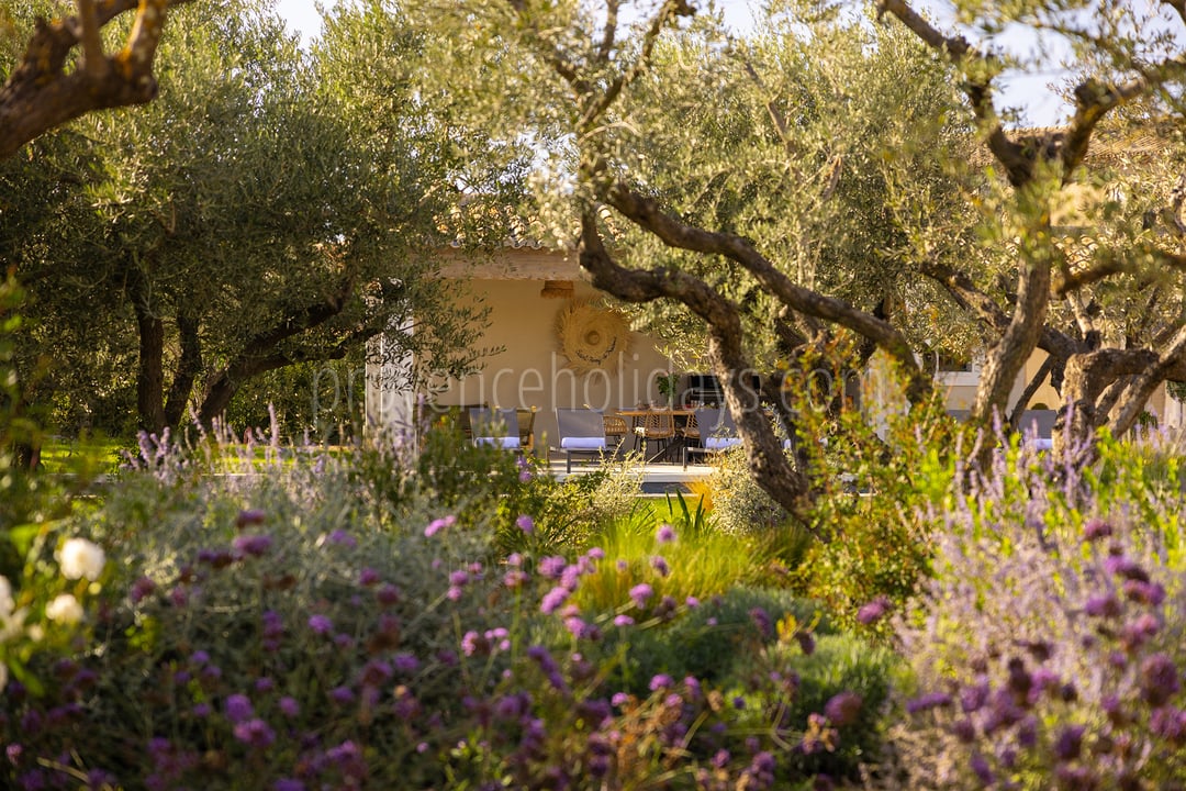 15 - Mas Leonie: Villa: Exterior
