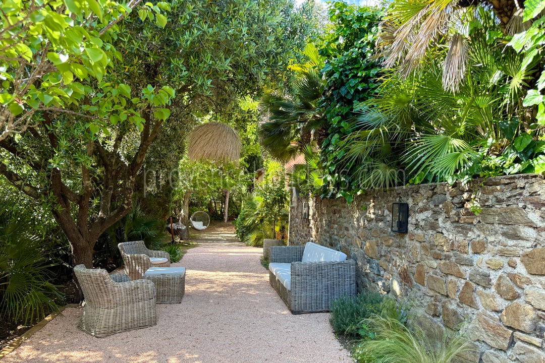 32 - Bastide Shalimar: Villa: Exterior