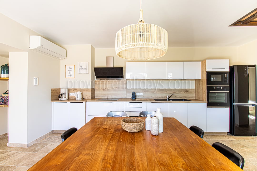 25 - Mazet de Fontvieille: Villa: Interior