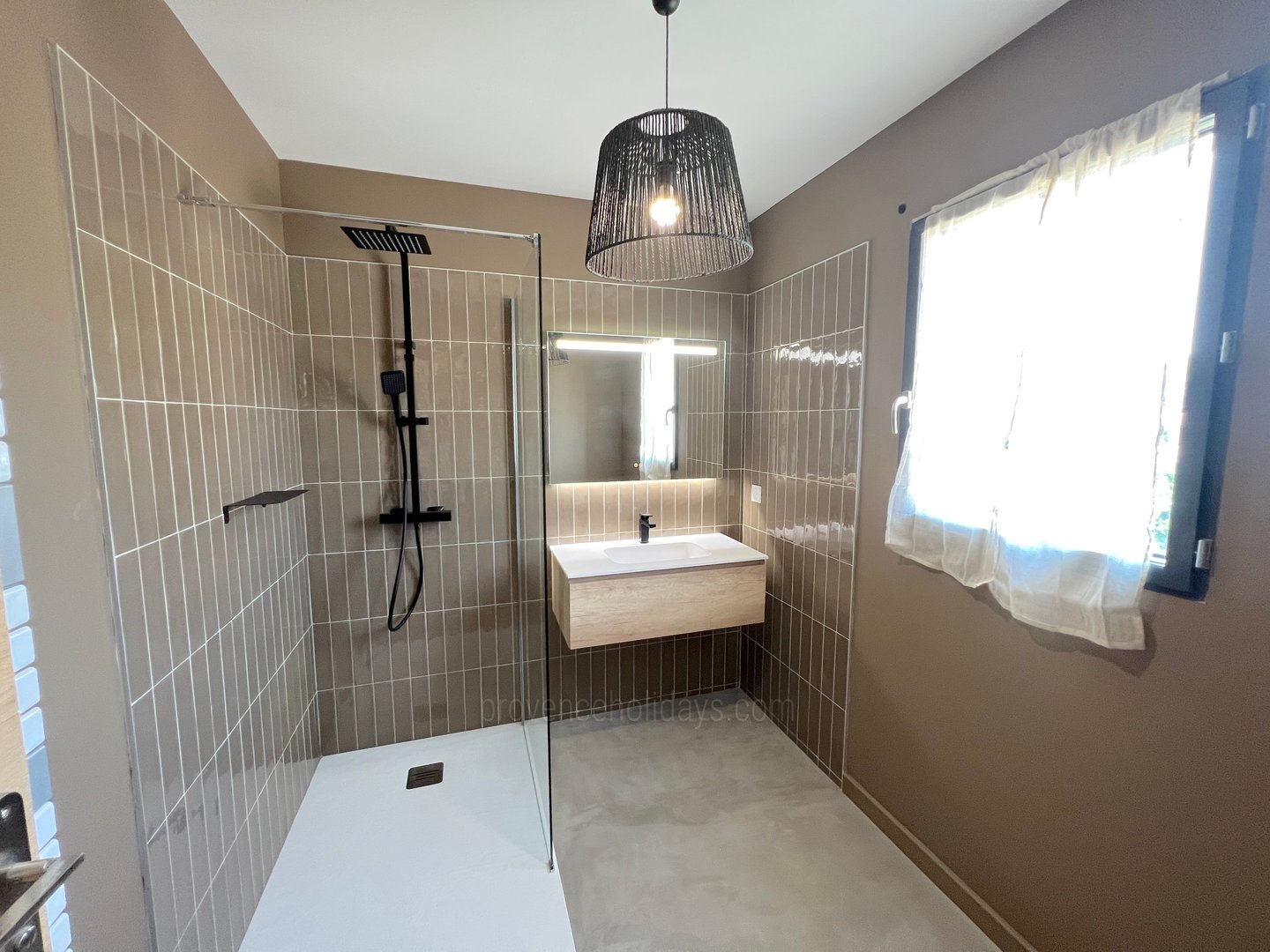 24 - Maison Pegomas: Villa: Bathroom