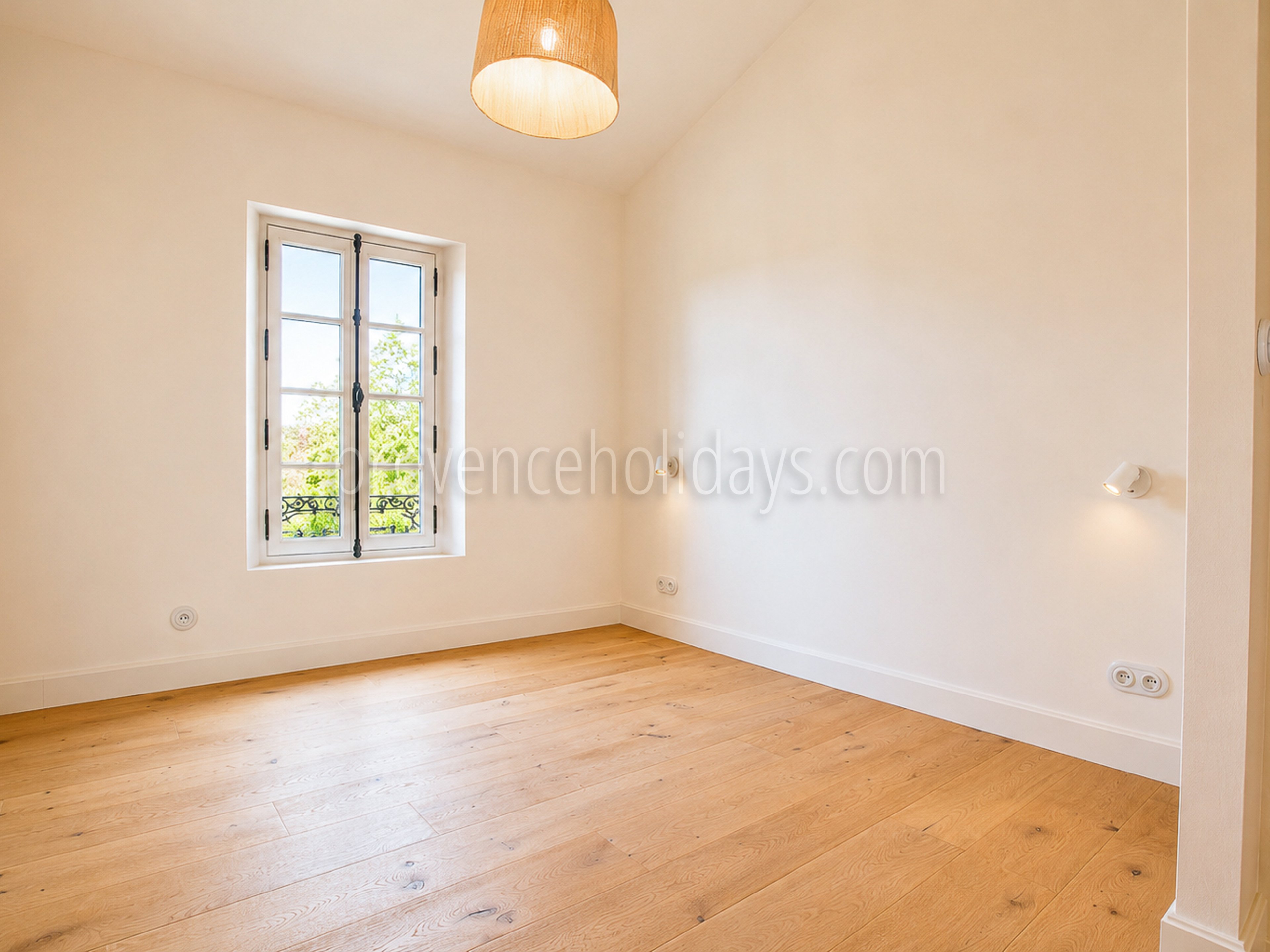24 - Renoviertes Dorfhaus in Maussane-les-Alpilles: Villa: Bedroom