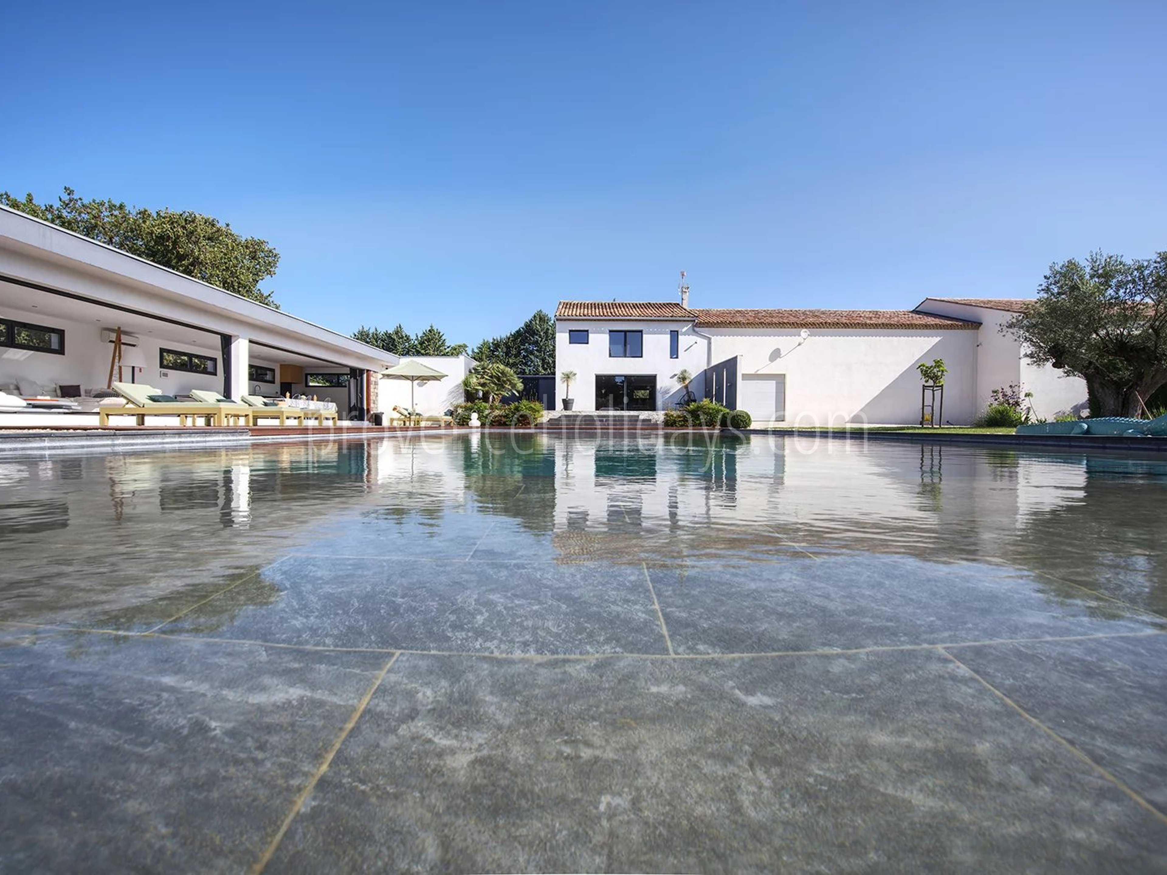 20 - House with pool house in Eyguières: Villa: Pool