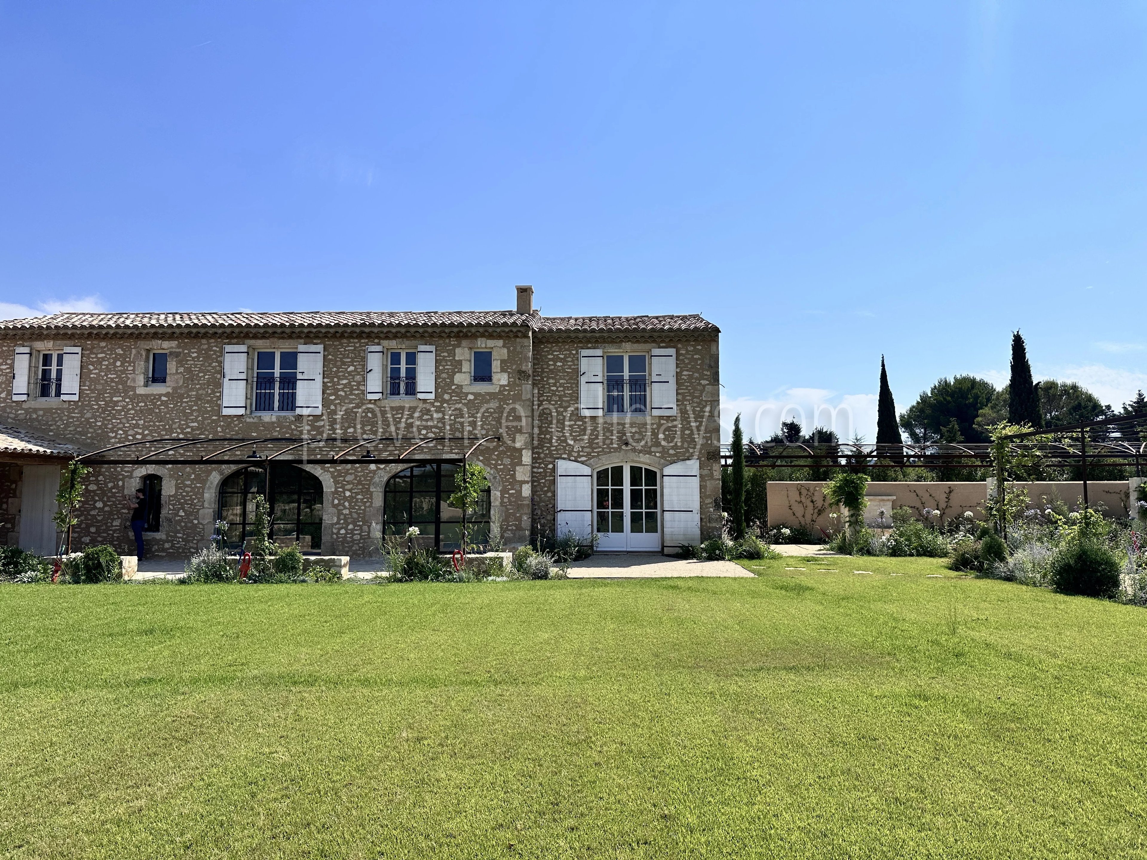 22 - Provençal mas in Eygalières: Villa: Exterior