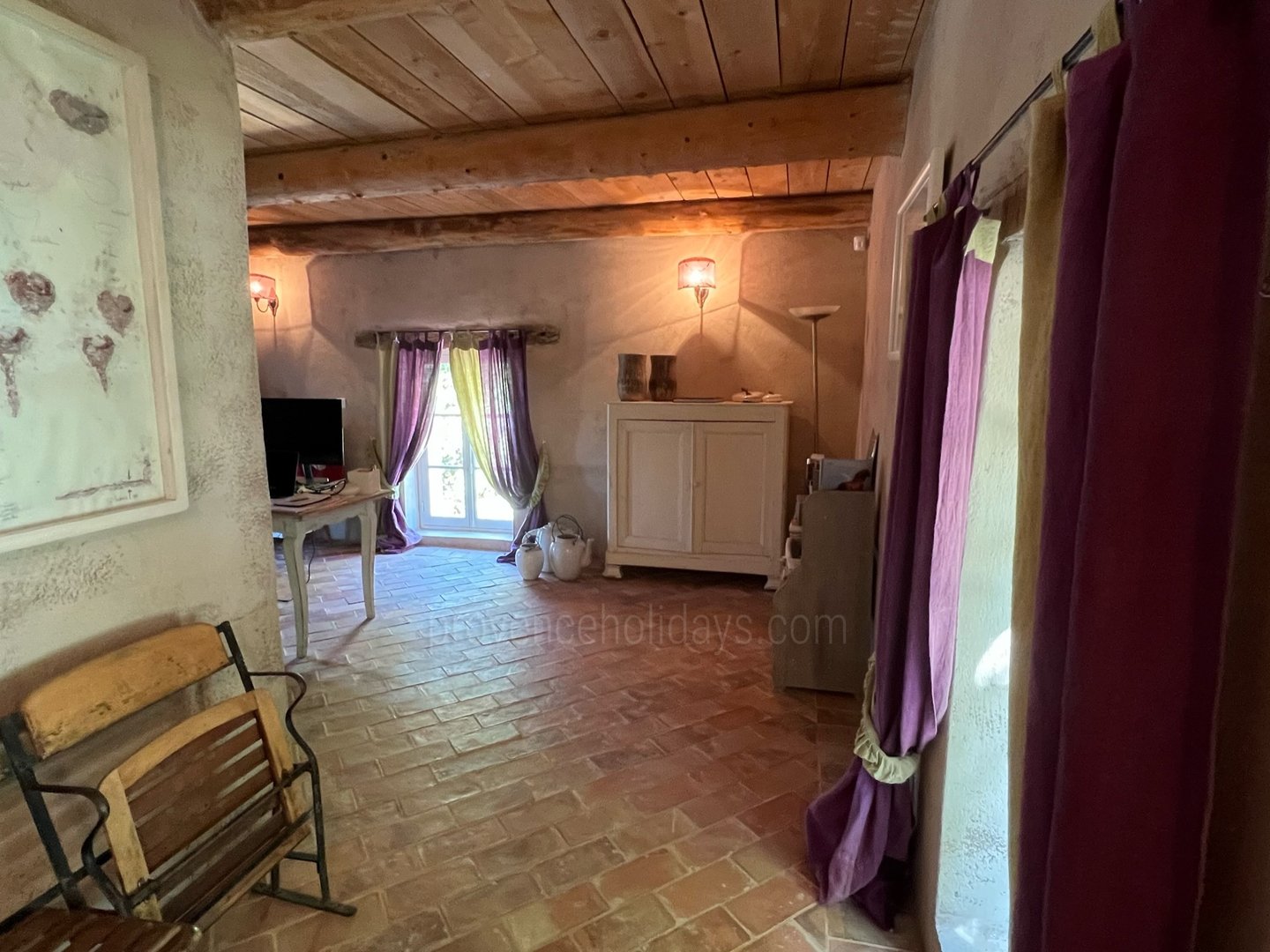 37 - Mas Pasquette: Villa: Interior