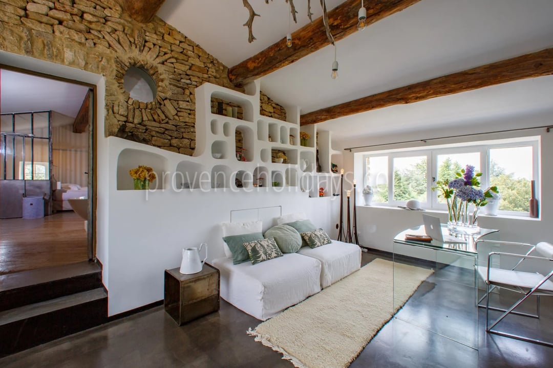 11 - Stone bastide with pool in Bonnieux: Villa: Interior