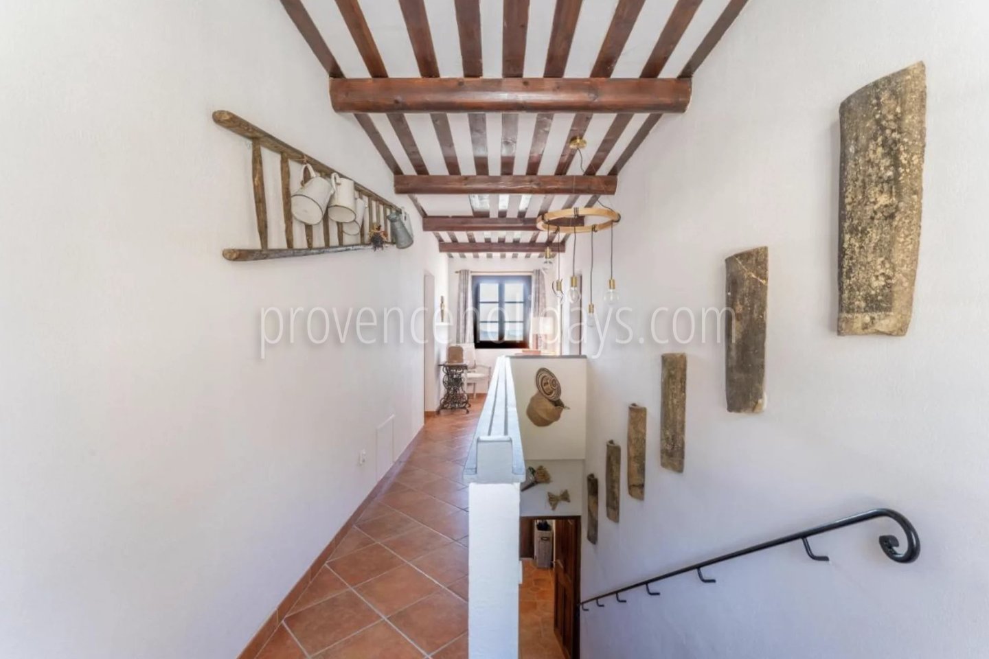 12 - Bastide with lavender in Gordes: Villa: Interior