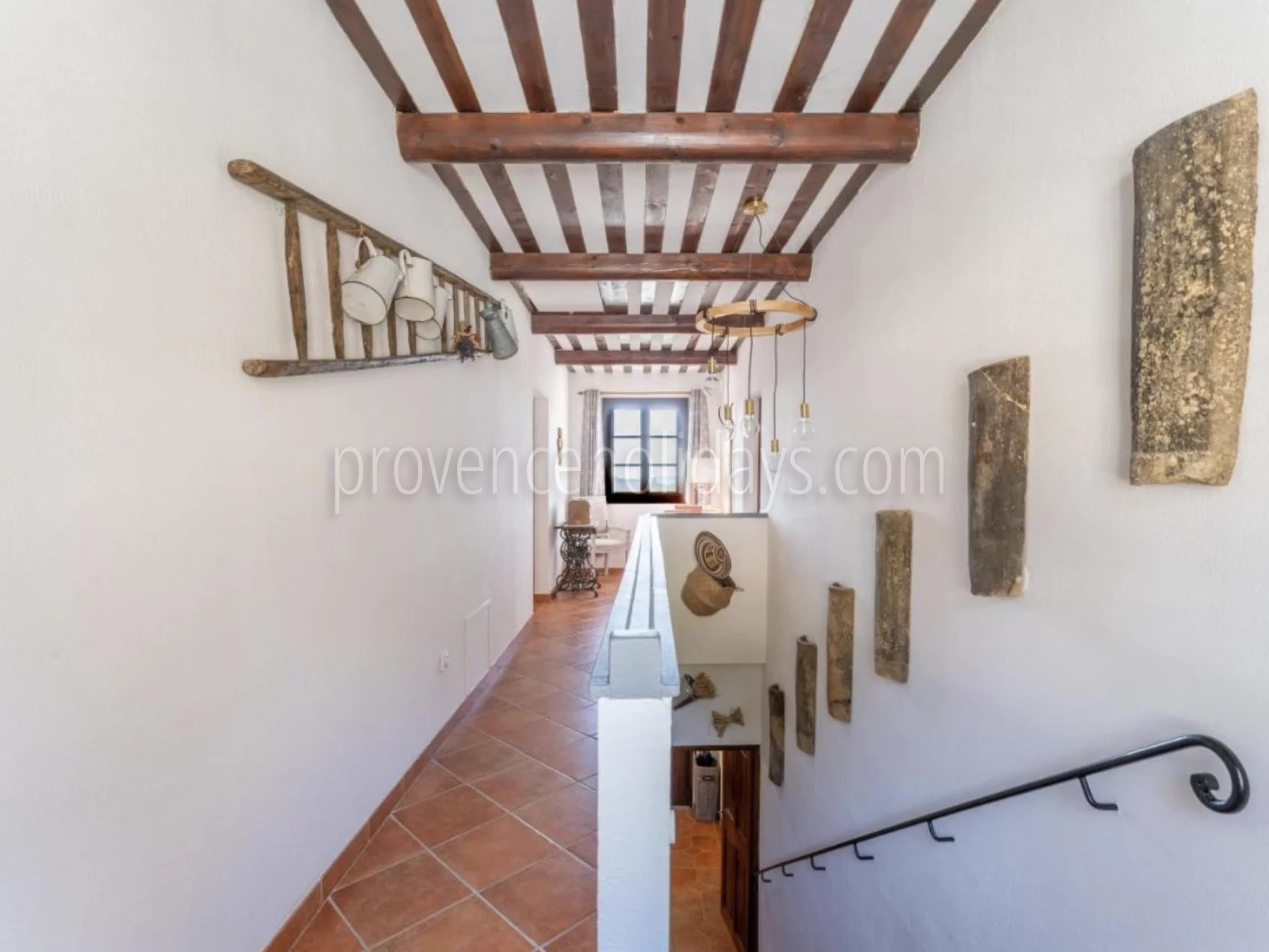 12 - Bastide with lavender in Gordes: Villa: Interior