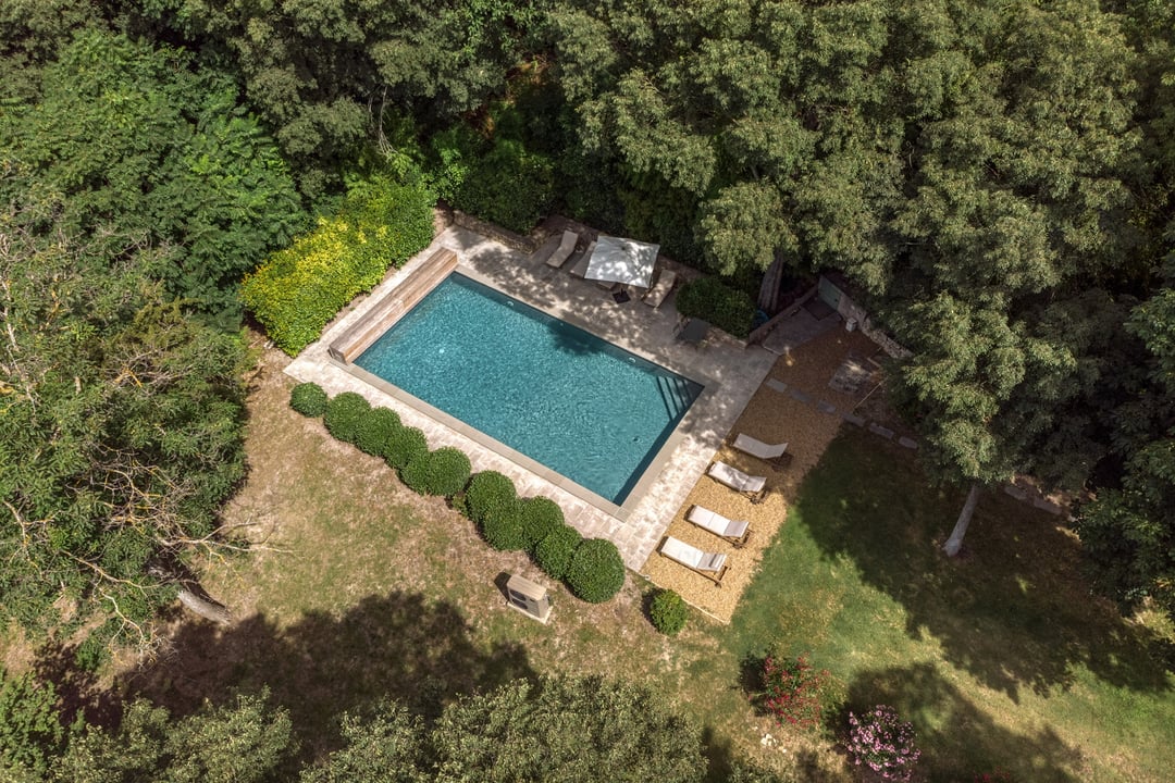 Beautiful farmhouse with a heated pool in Gordes, Luberon