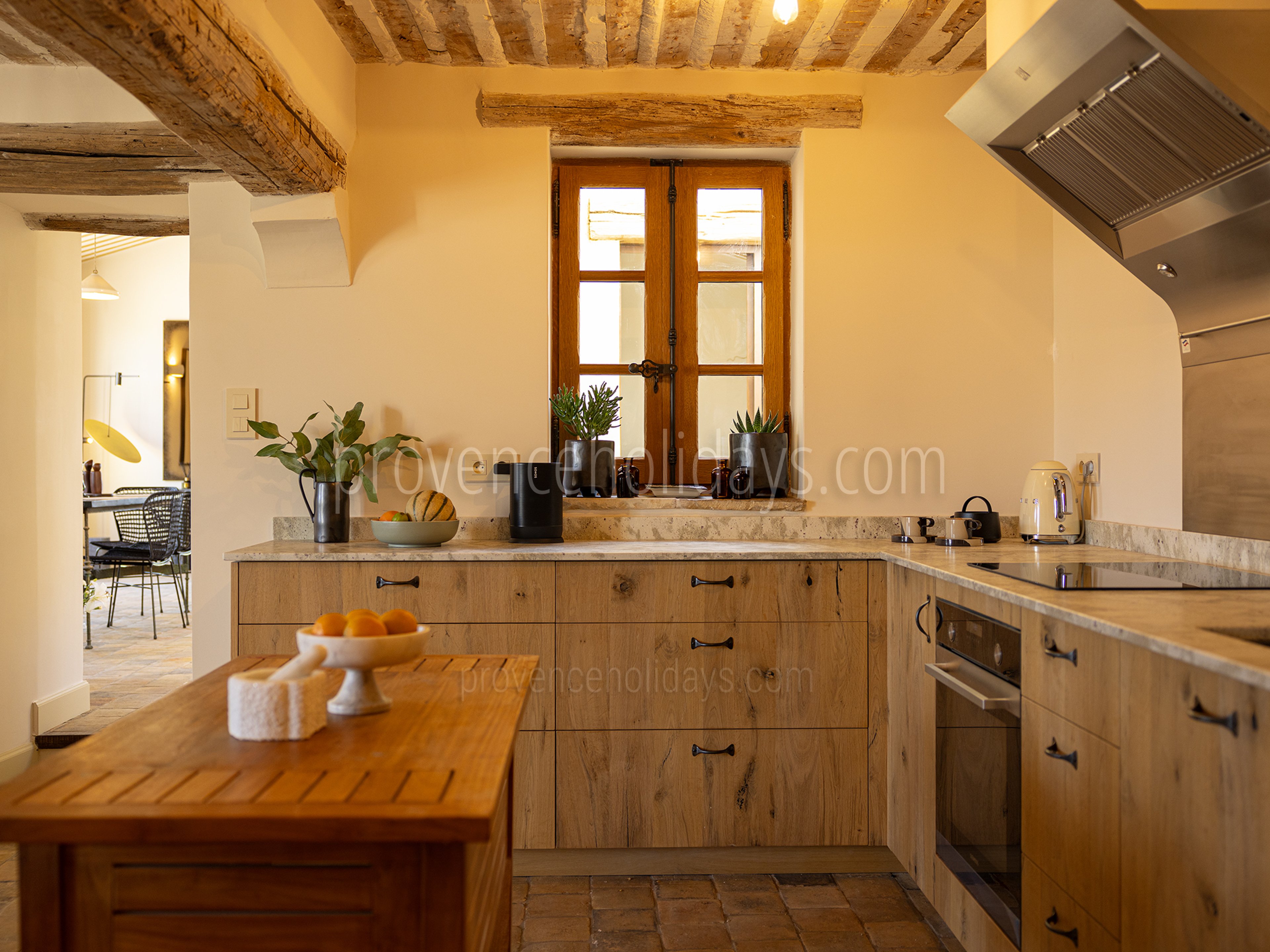 19 - Mas du Rocher: Villa: Interior
