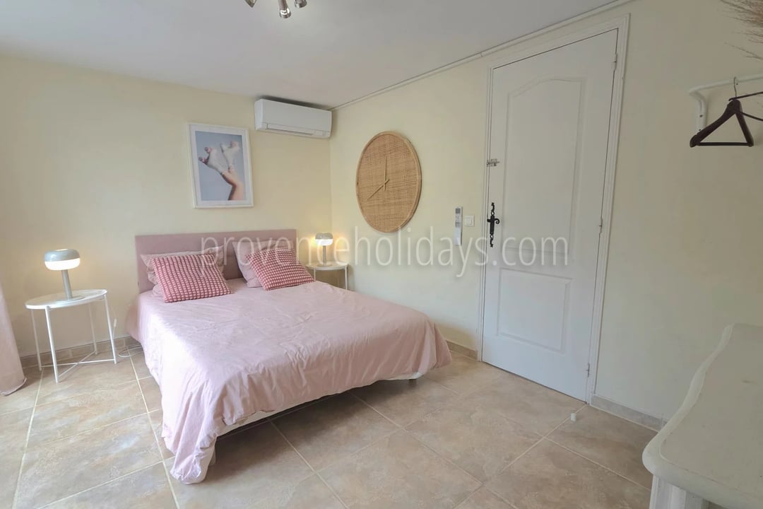 11 - Ruhiges Haus in Gassin: Villa: Bedroom