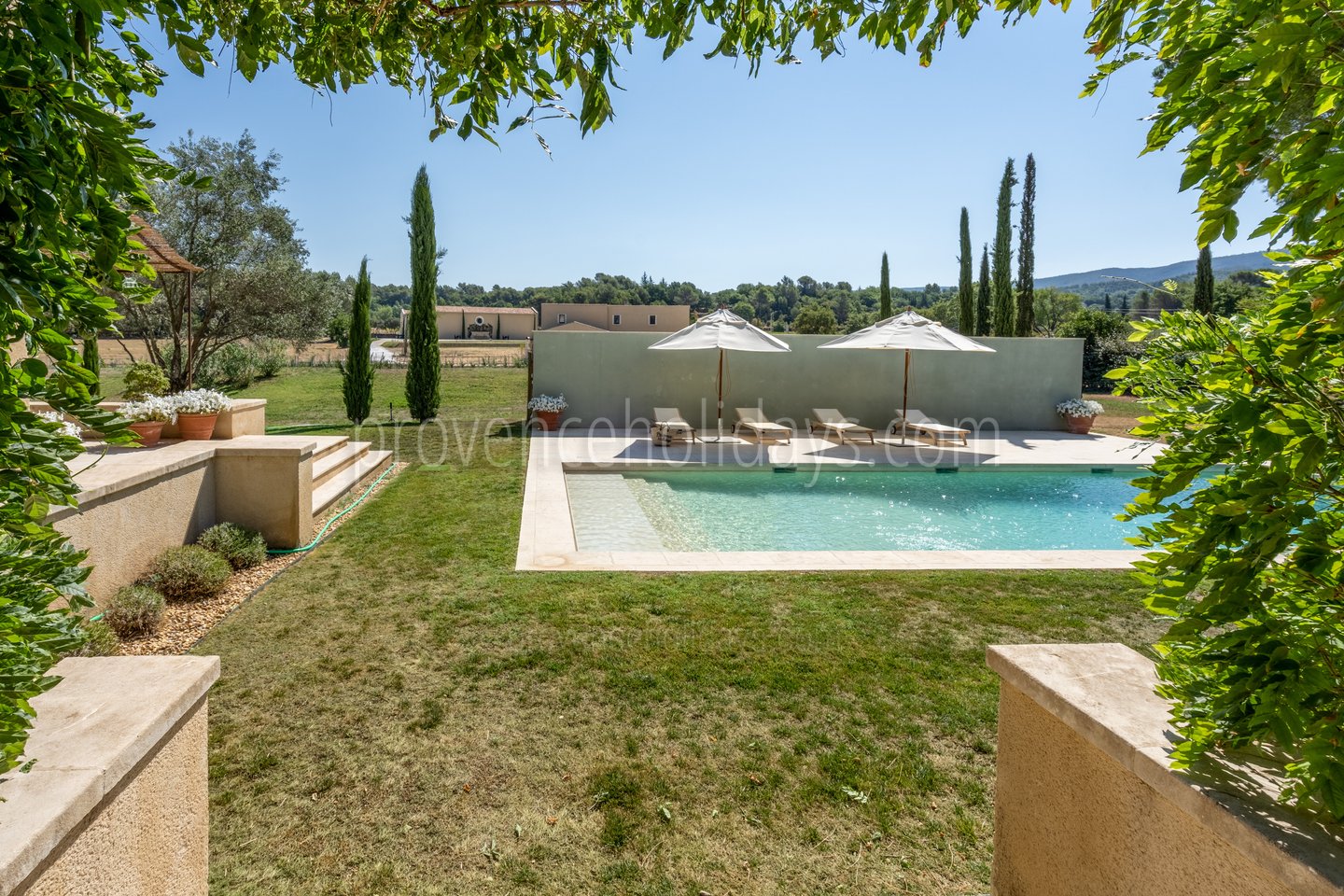 21 - Mas d\'Oppède: Villa: Pool