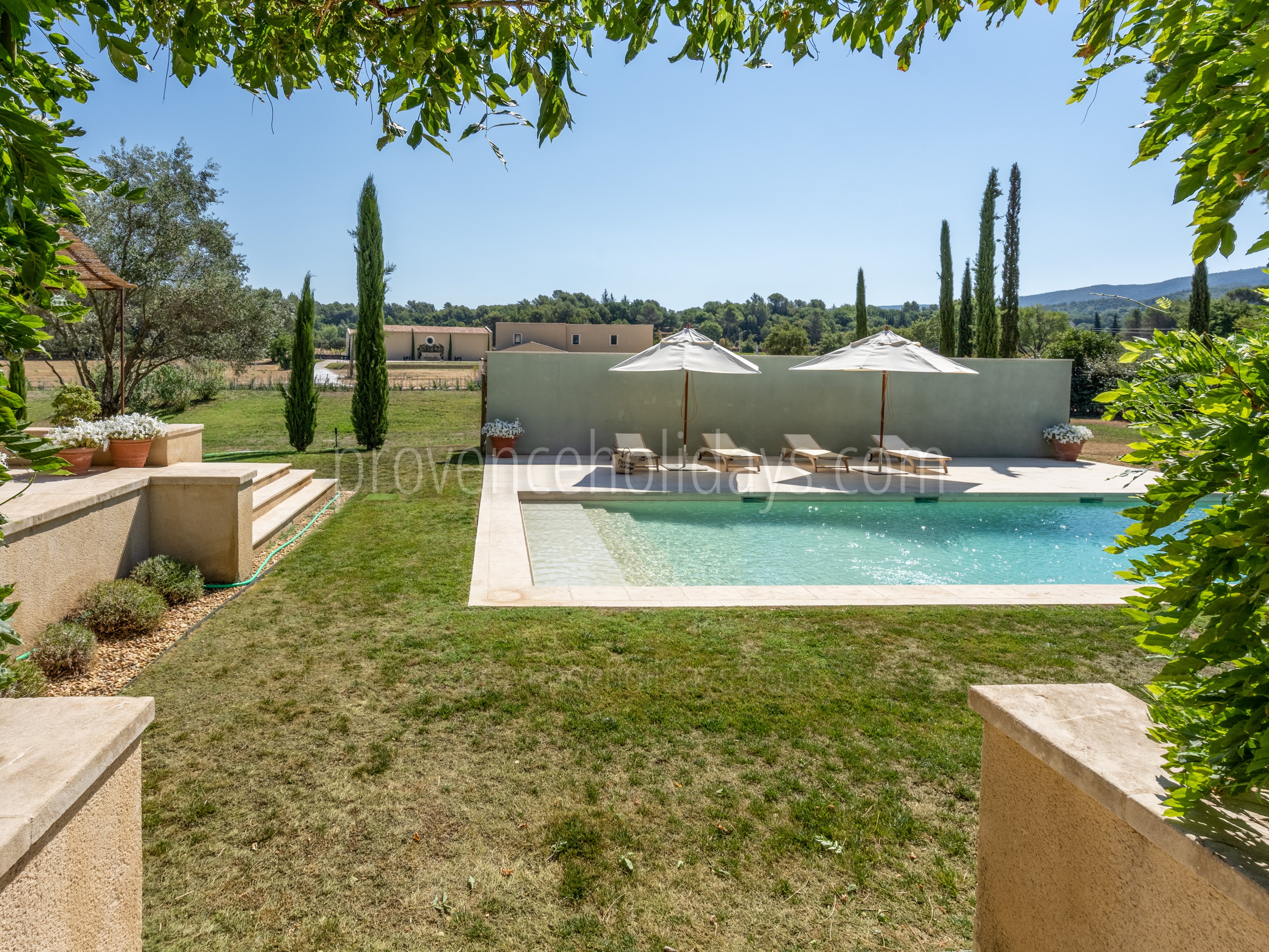 21 - Mas d\'Oppède: Villa: Pool