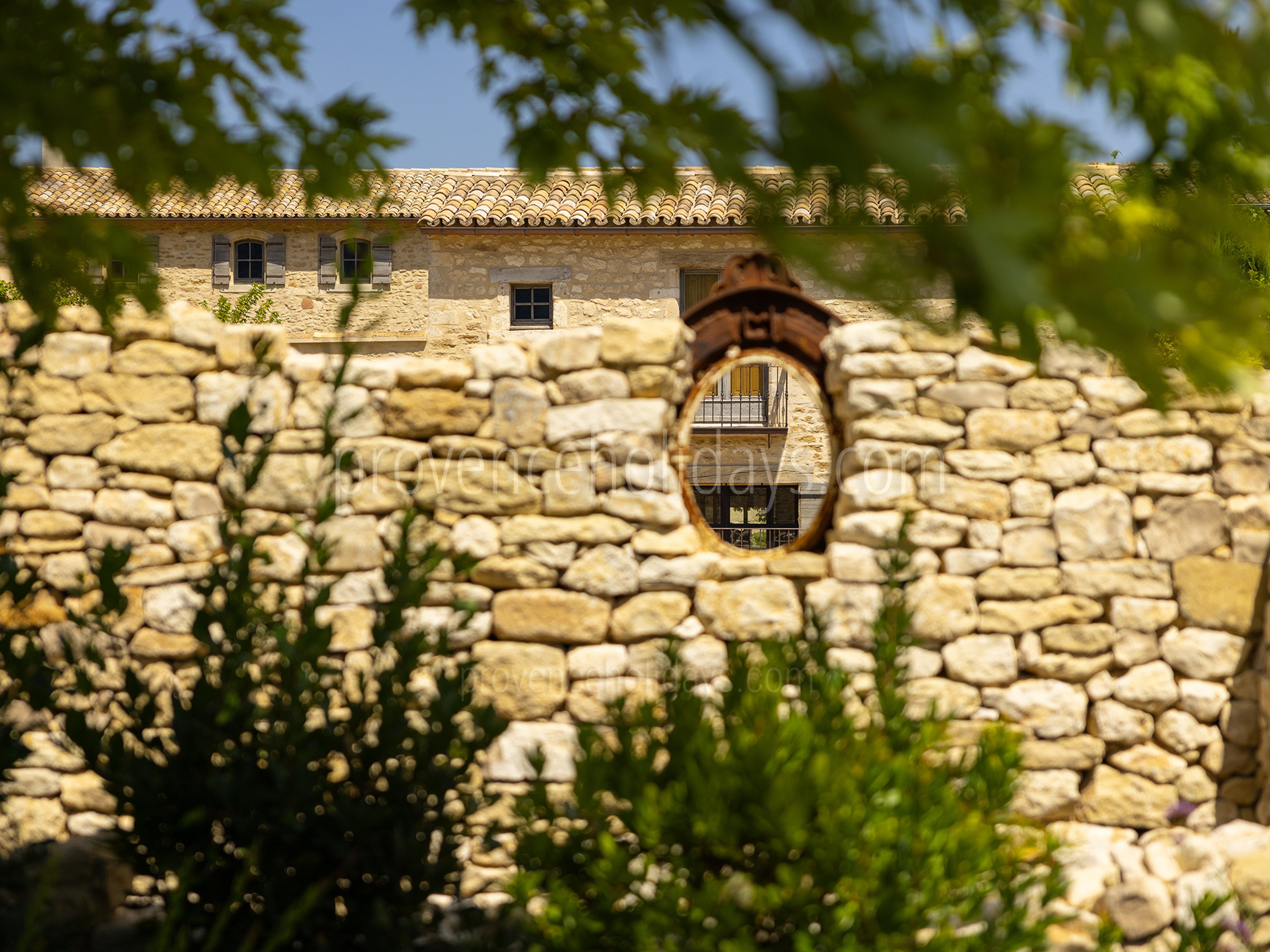 33 - Grand Mas d\'Oppède: Villa: Exterior