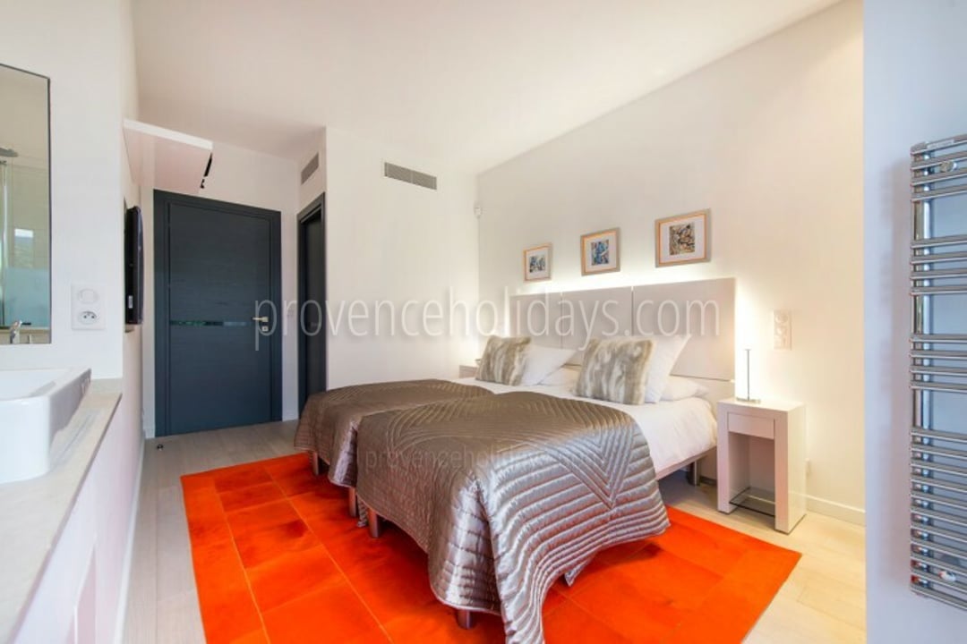 7 - Villa Marine: Villa: Bedroom