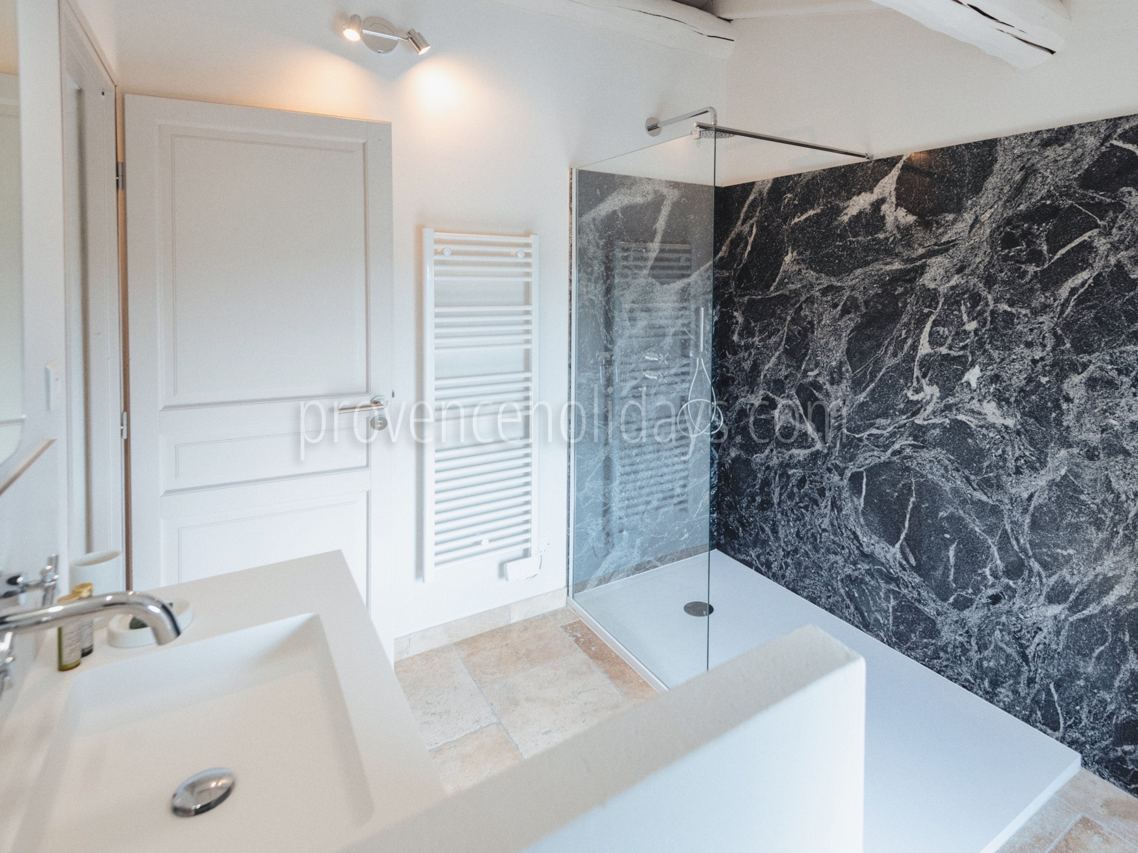66 - Mas Calisson: Villa: Bathroom