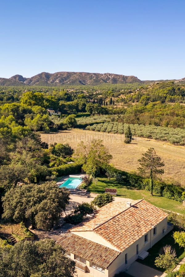 -1 - Exceptional Property for Sale in Eygalières – Stunning Alpilles Views – Heated Pool – Mediterranean Garden of 8,000 m²: Villa: Exterior