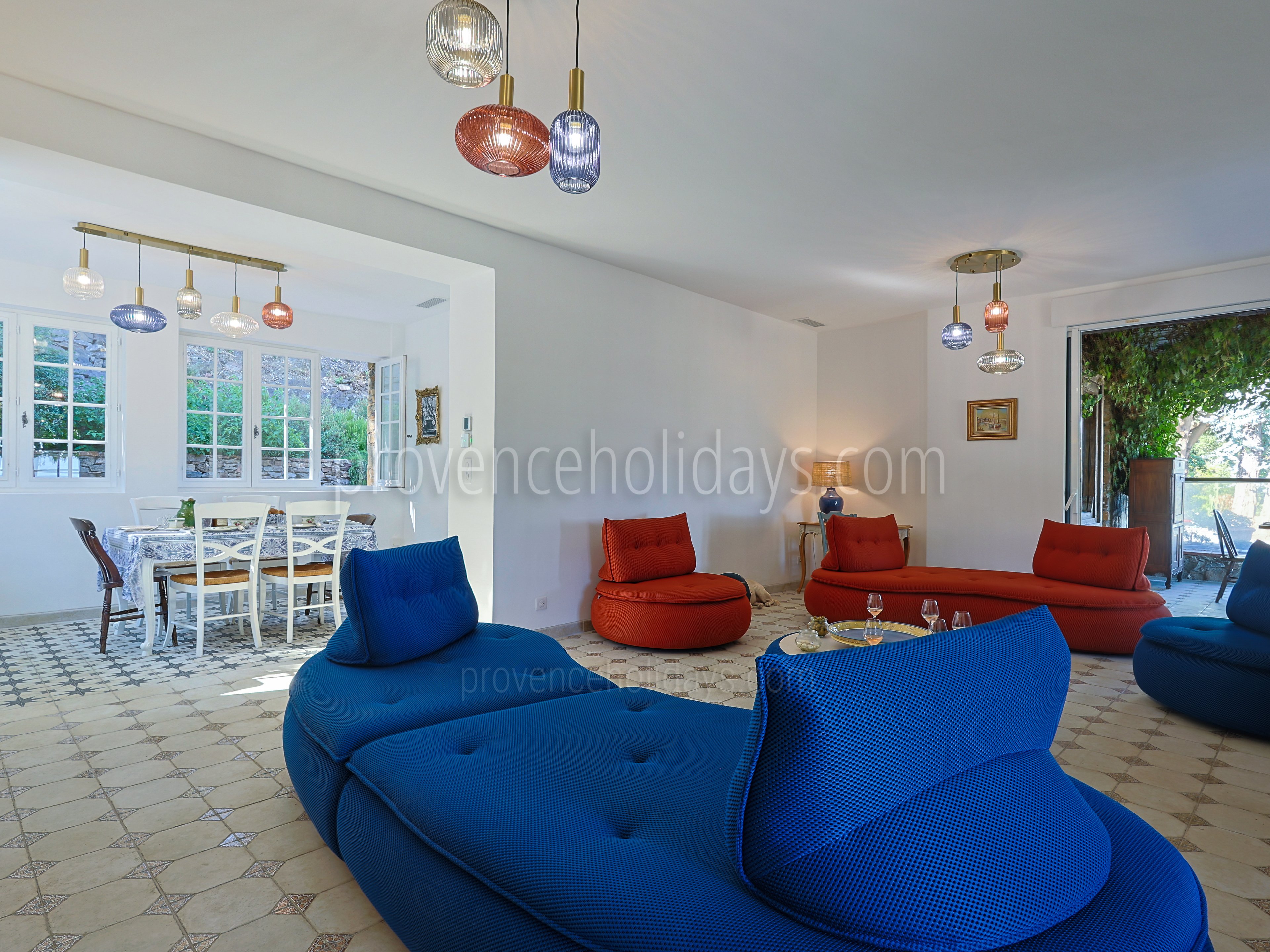 36 - Le Mas de la Garde: Villa: Interior