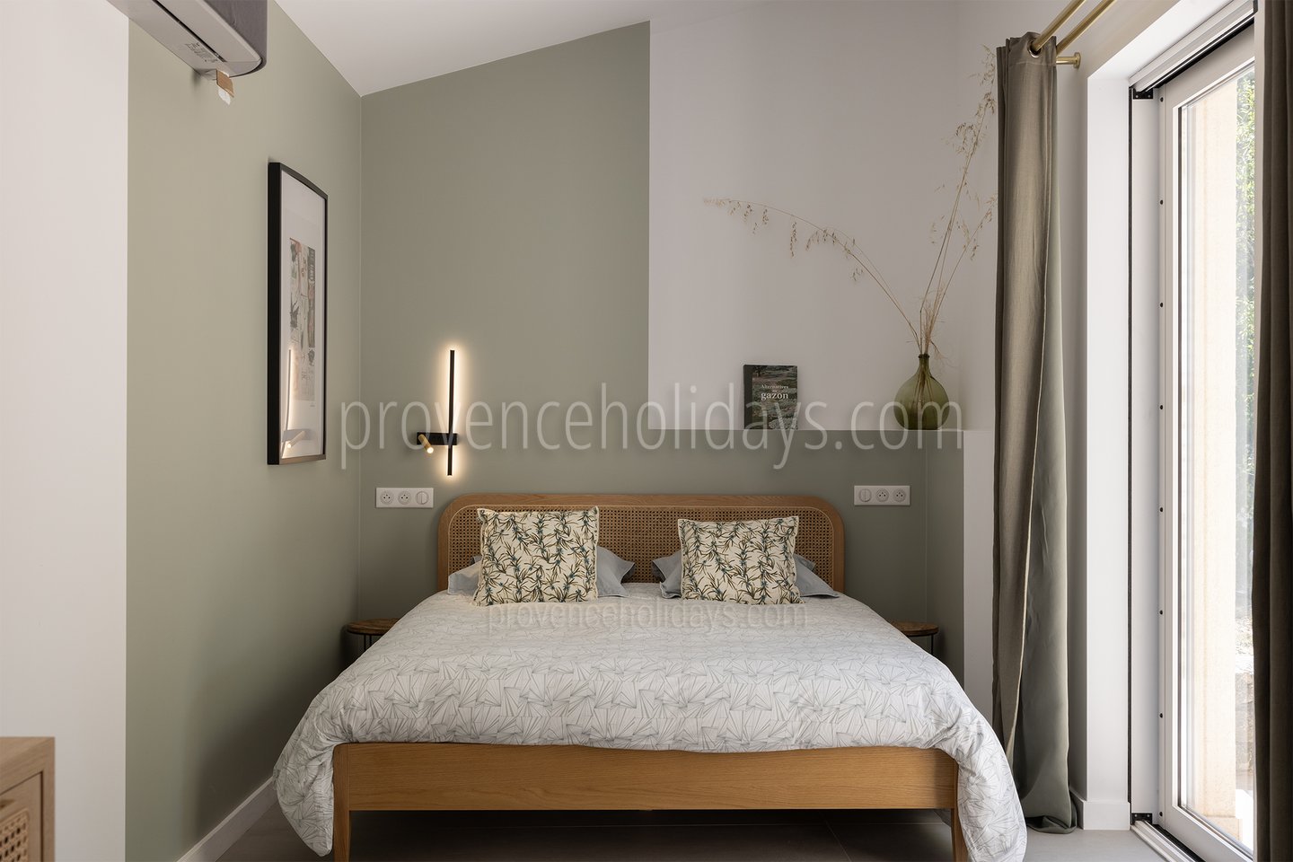 27 - Mas de Giulia: Villa: Bedroom
