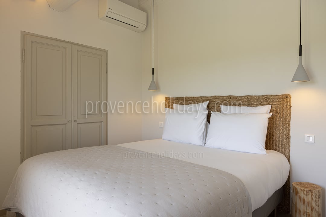 27 - Le Mas des Lauriers: Villa: Bedroom