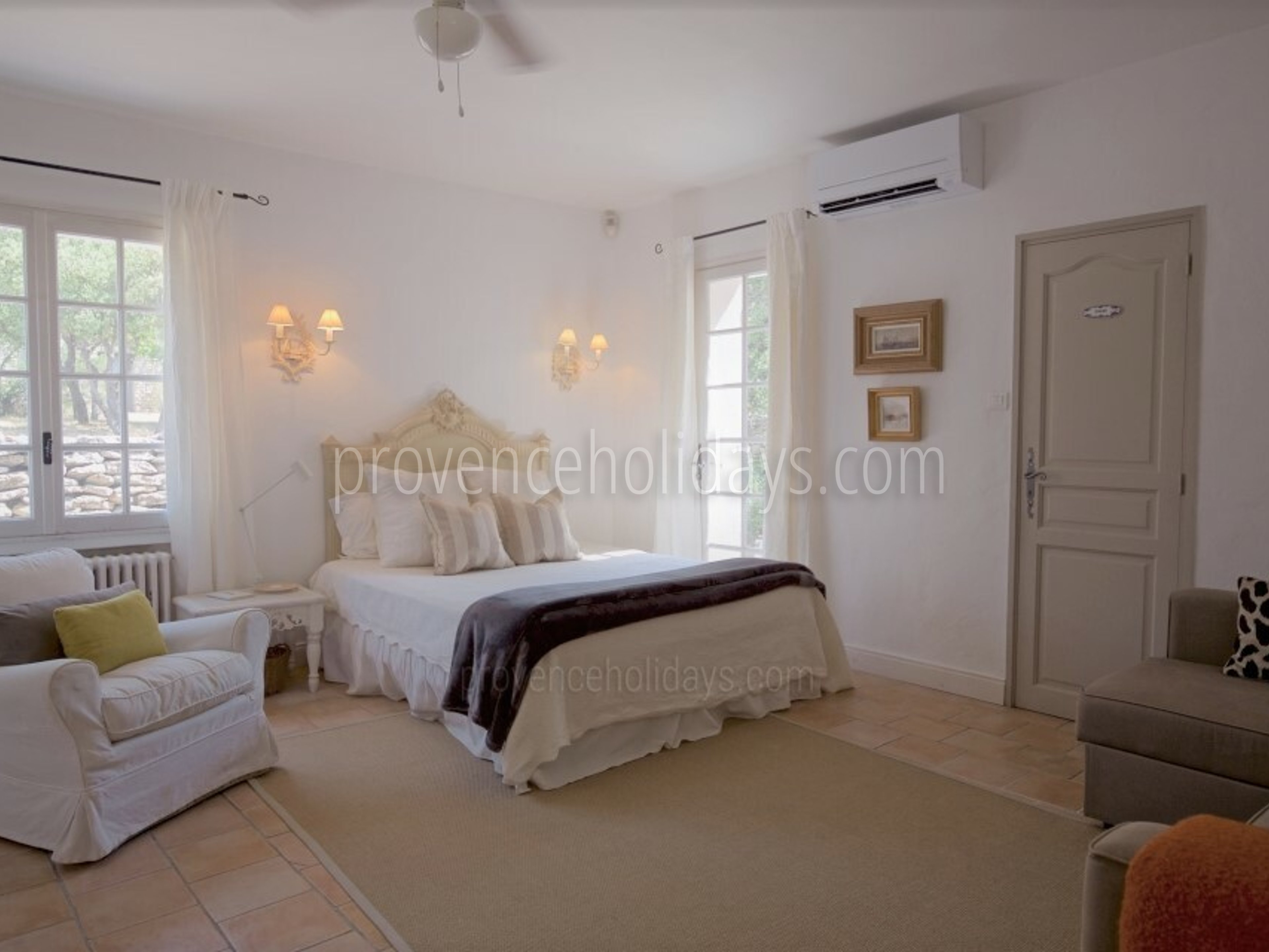 46 - Mas de Gordes: Villa: Bedroom