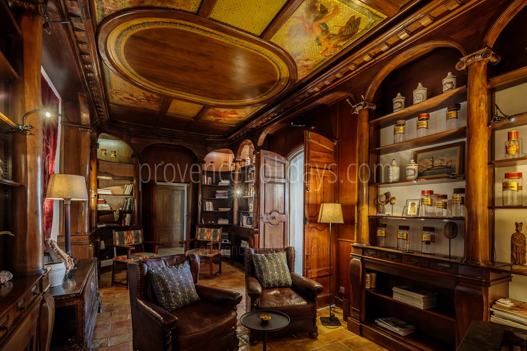 66 - Château de Luberon: Villa: Interior