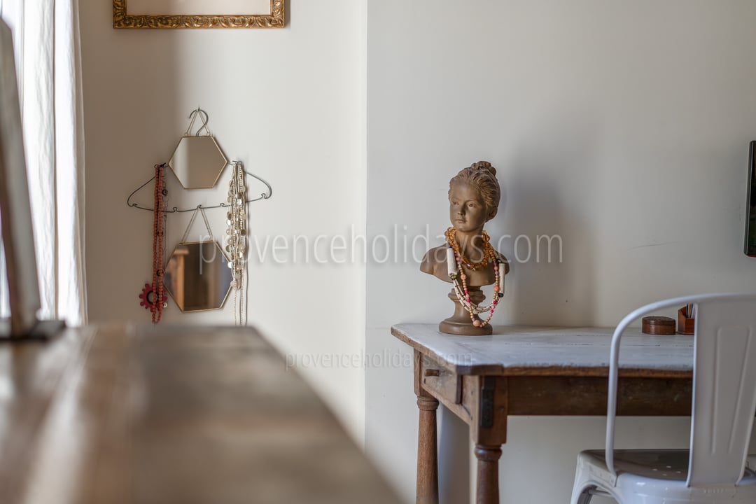 31 - Maison Aubert: Villa: Bedroom
