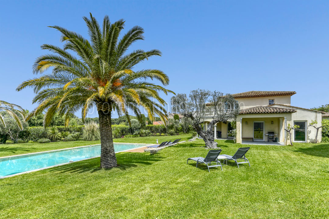 8 - Manoir Azuréen: Villa: Exterior