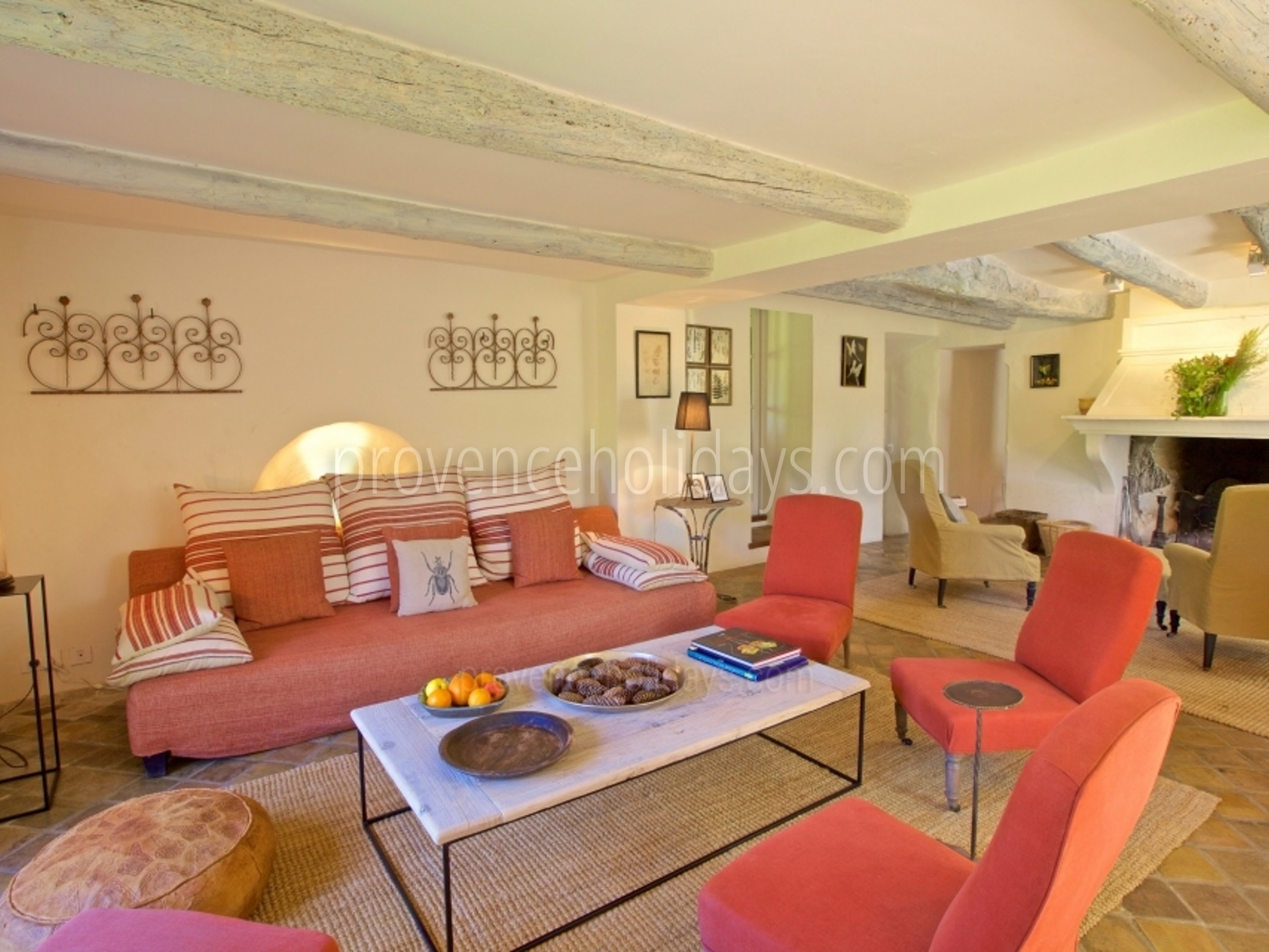 30 - Mas des Lavandes: Villa: Interior