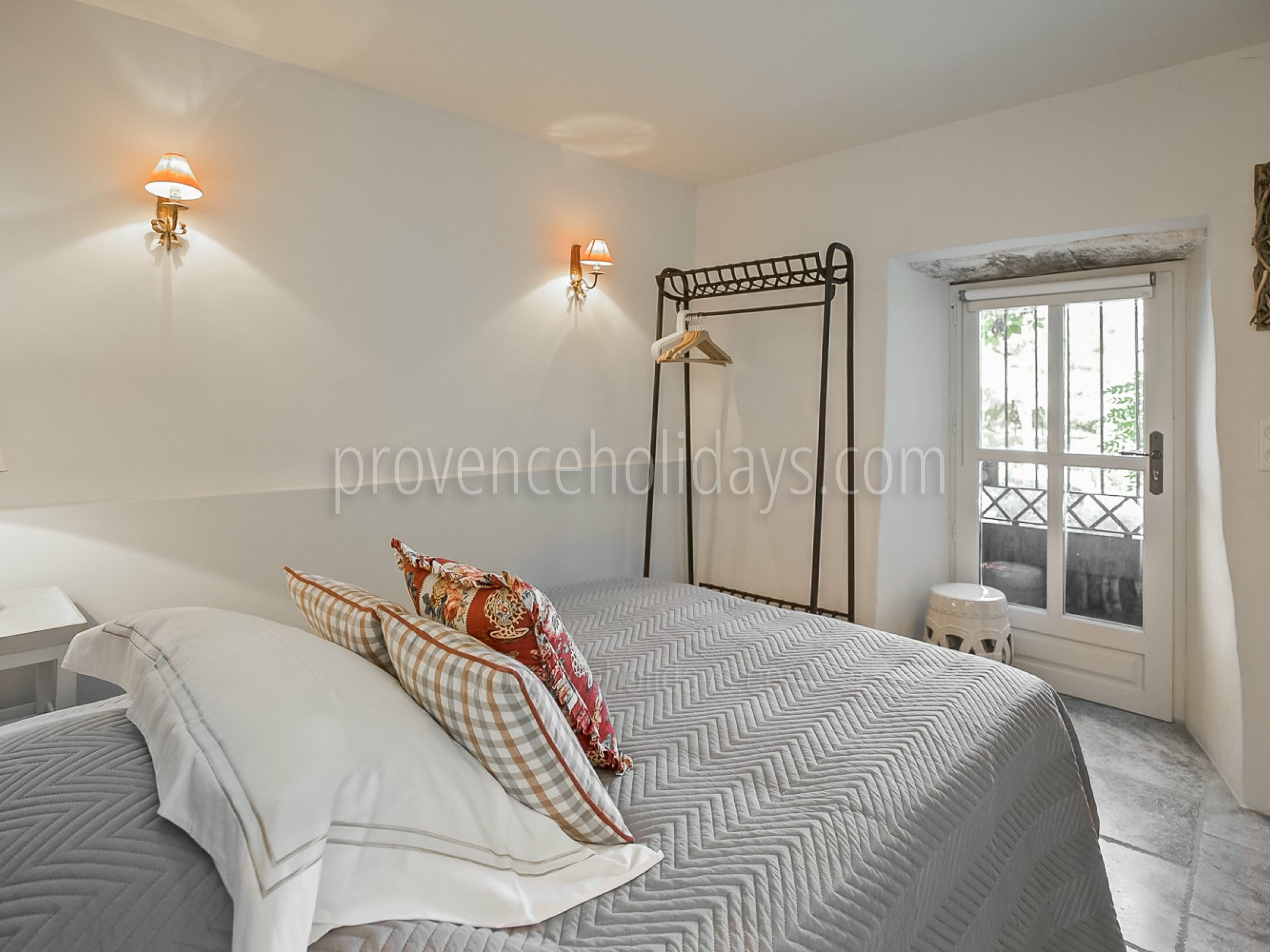 56 - Chez Emile: Villa: Bedroom