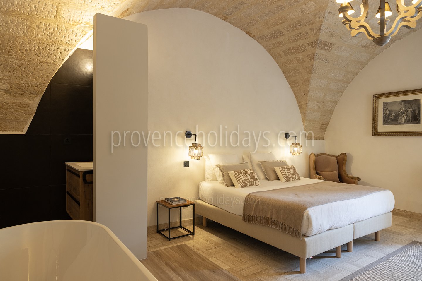 36 - La Bâtisse d\'Uzès: Villa: Bedroom