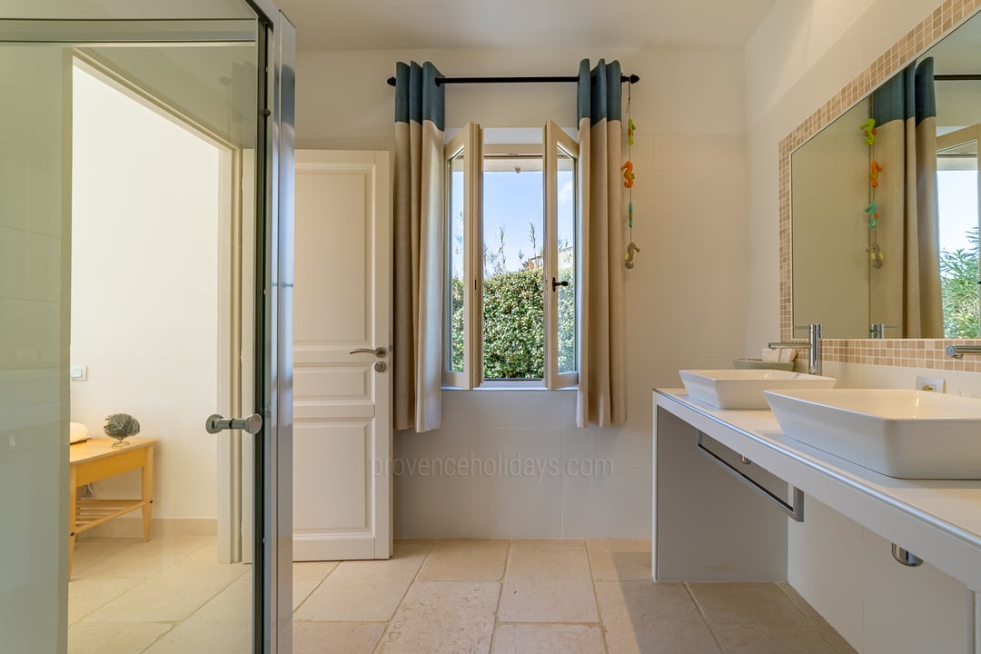 9 - Villa Belvedère: Villa: Bathroom