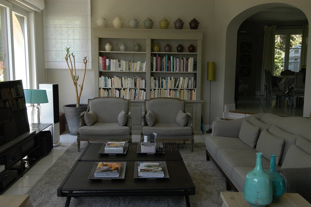 20 - Villa des Pins: Villa: Interior