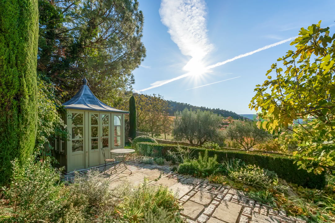 30 - 18e-eeuwse Bastide met uitzicht op de Luberon te koop - Bonnieux: Villa: Exterior