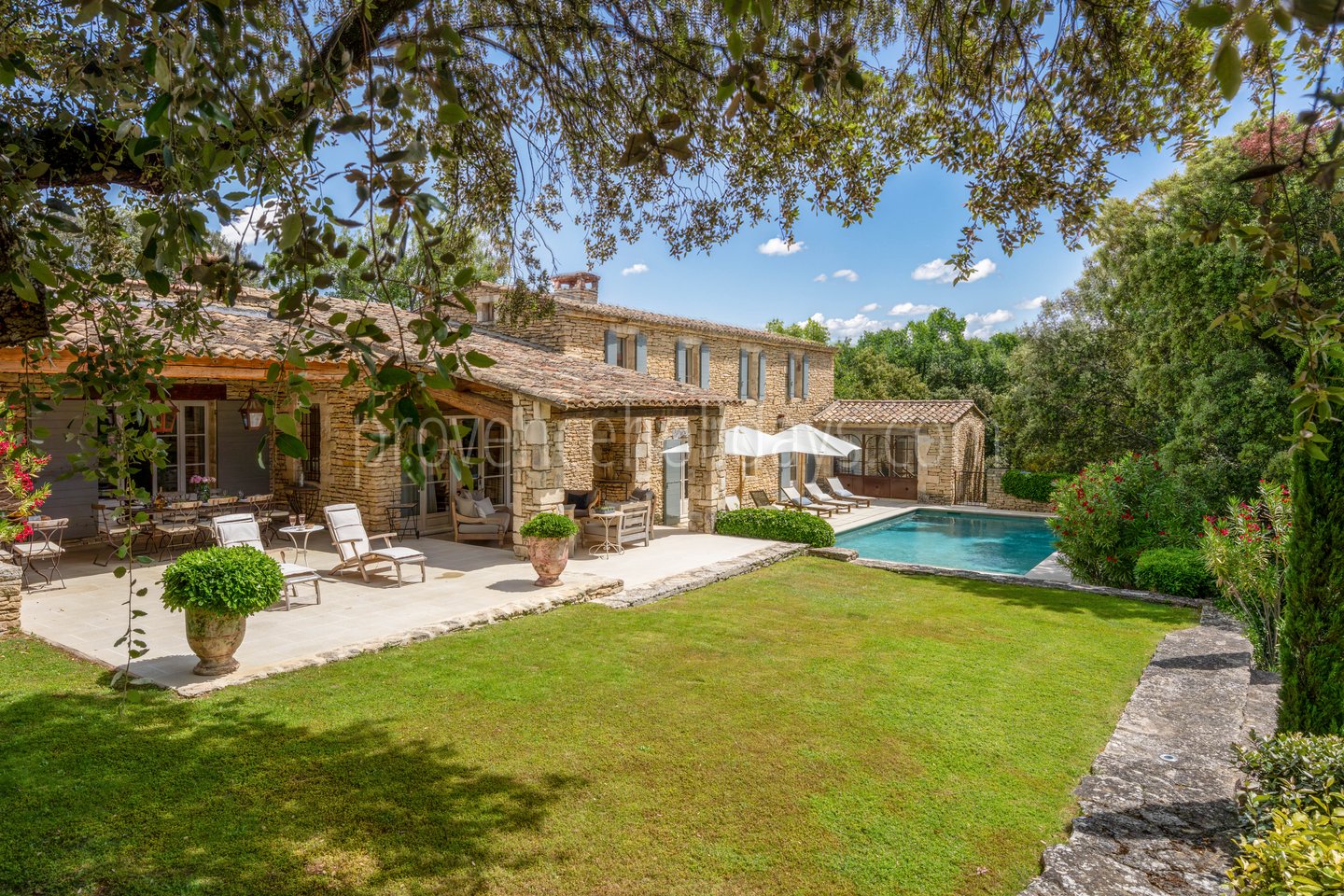 -1 - La Maison des Bories: Villa: Exterior
