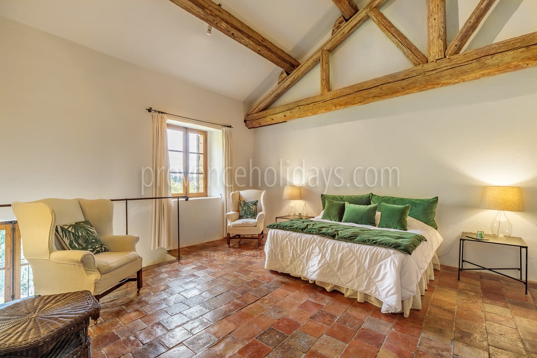 29 - Bastide de Luberon: Villa: Bedroom