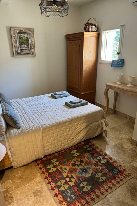 30 - Maison Combe: Villa: Bedroom