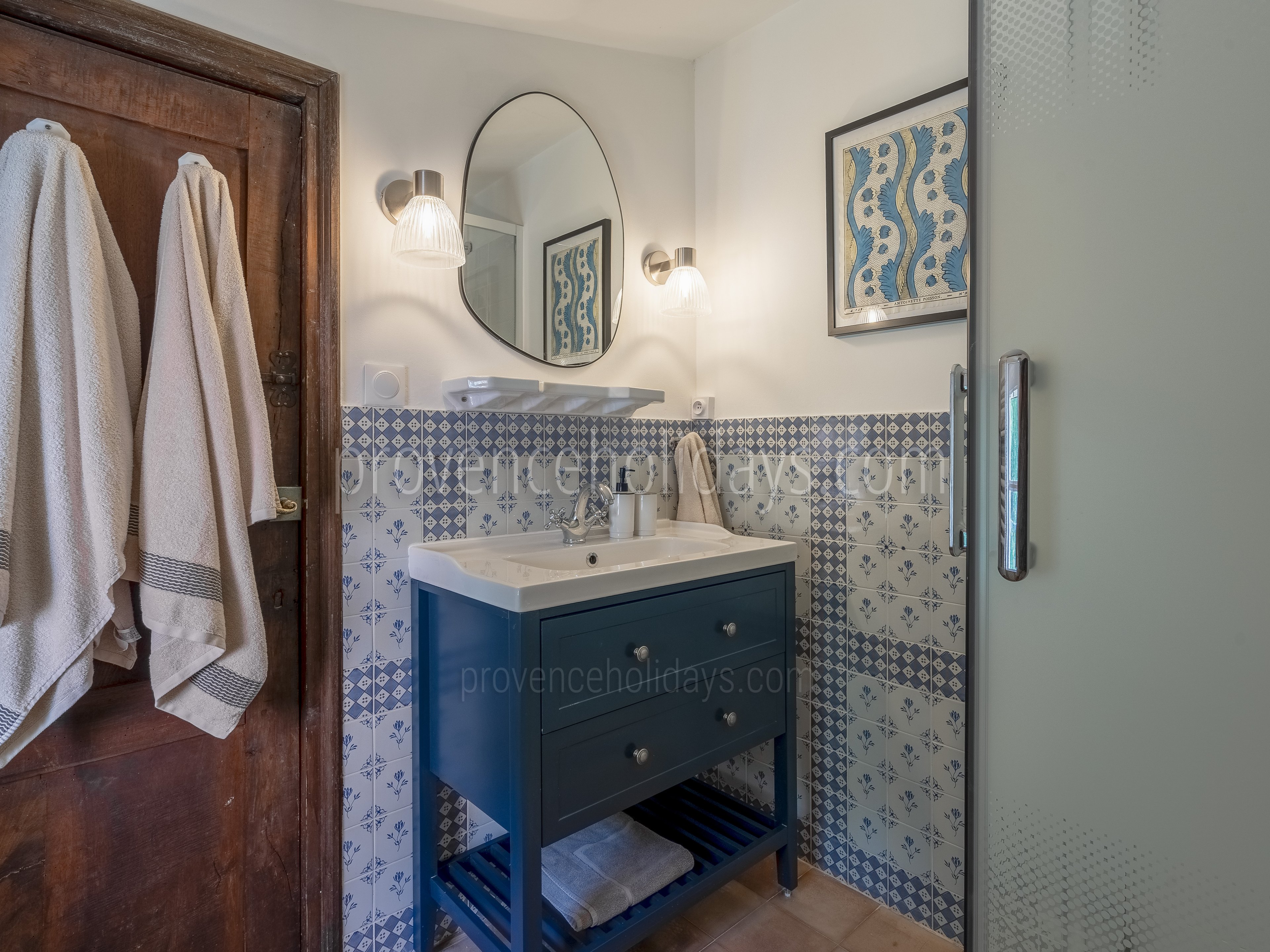 37 - Les Maisons de Saignon: Villa: Bathroom