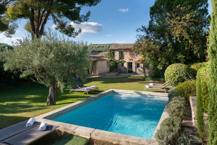 Propriété rénovée avec piscine privée dans le Luberon