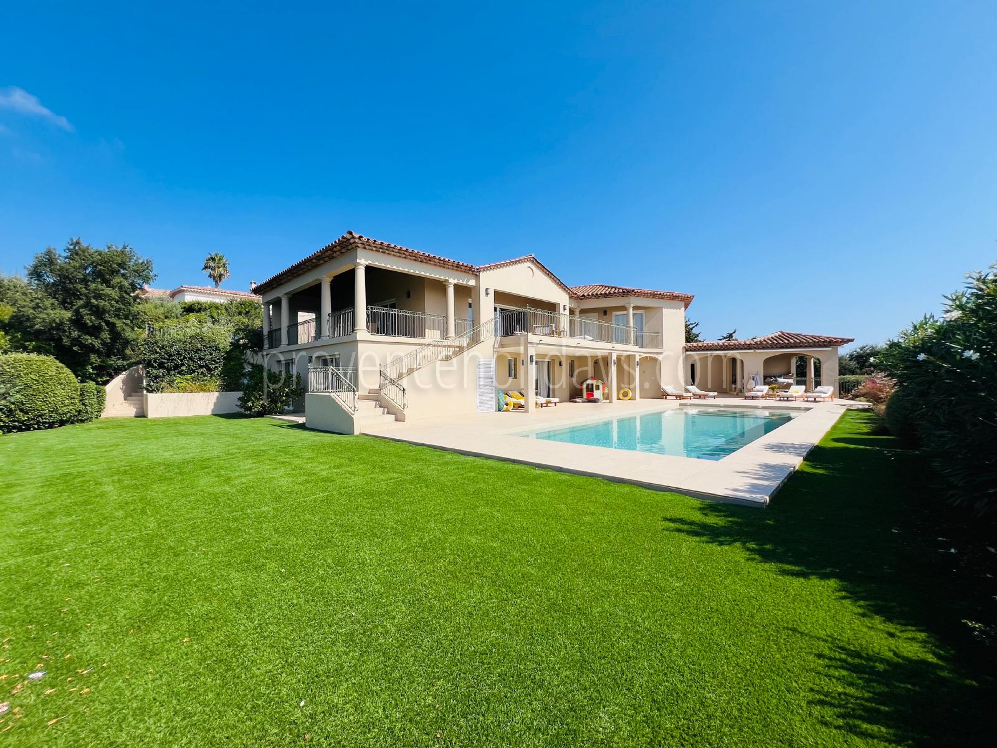 3 - Villa Luminara: Villa: Exterior