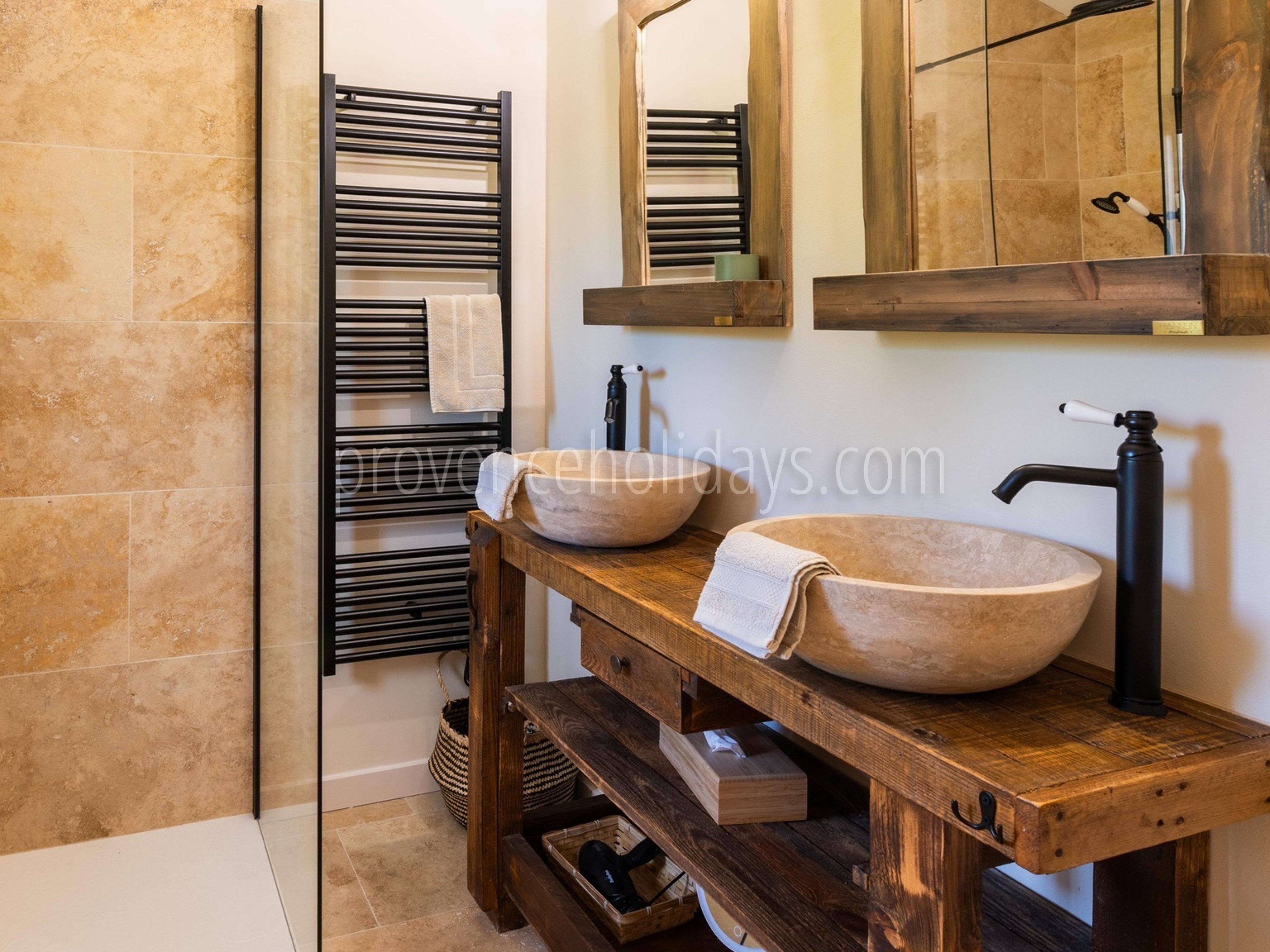 103 - Bastide Gergouven: Villa: Bathroom 8