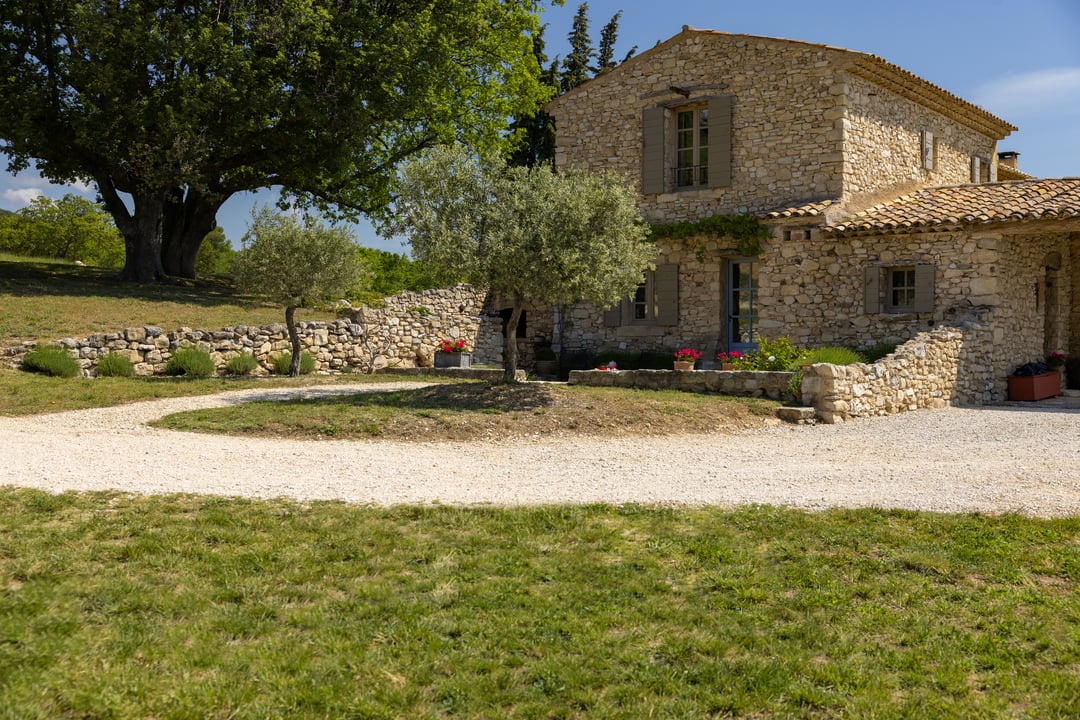 22 - Le Mas de Murs: Villa: Exterior