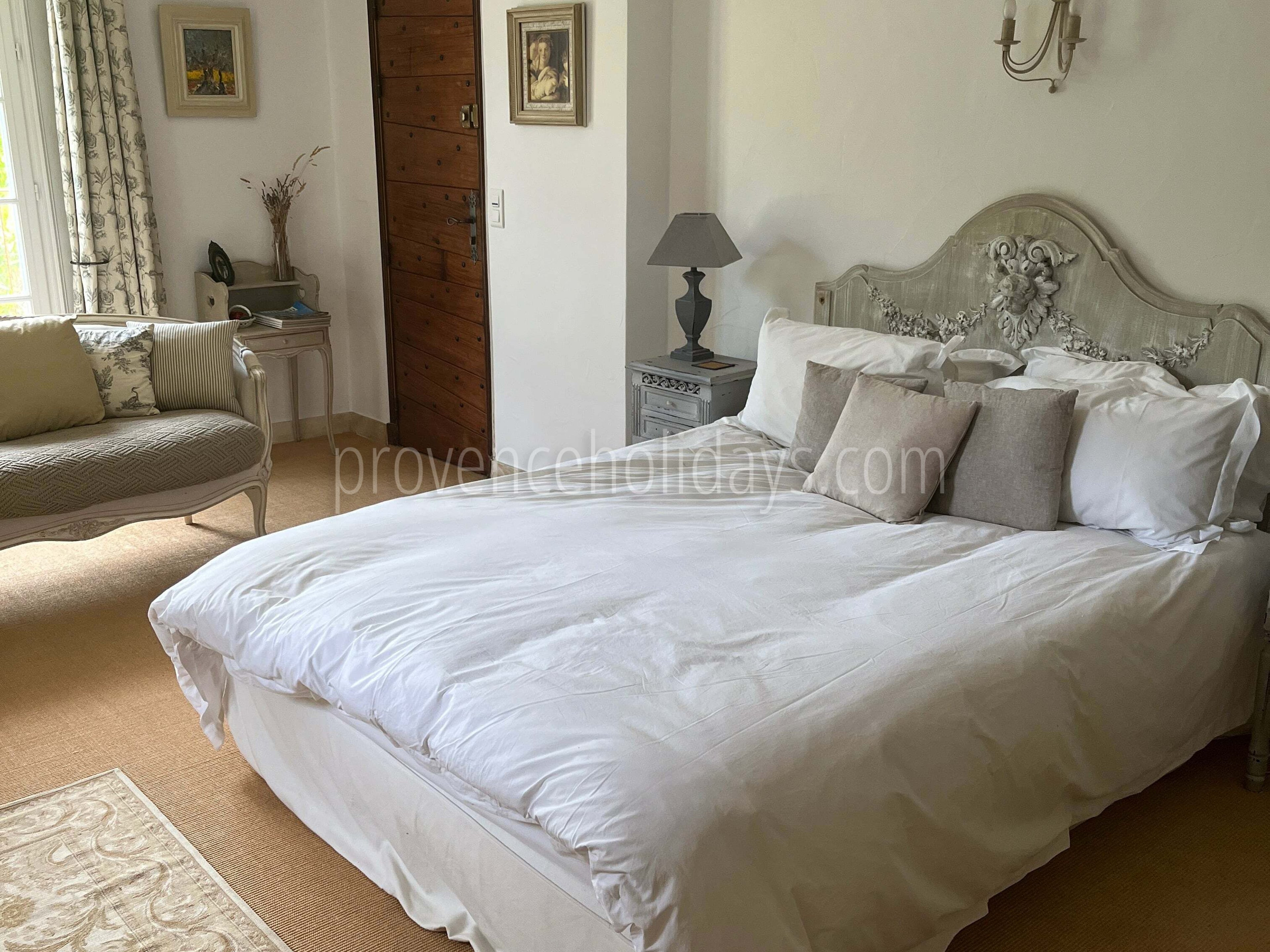 12 - Villa Lacoste: Villa: Bedroom